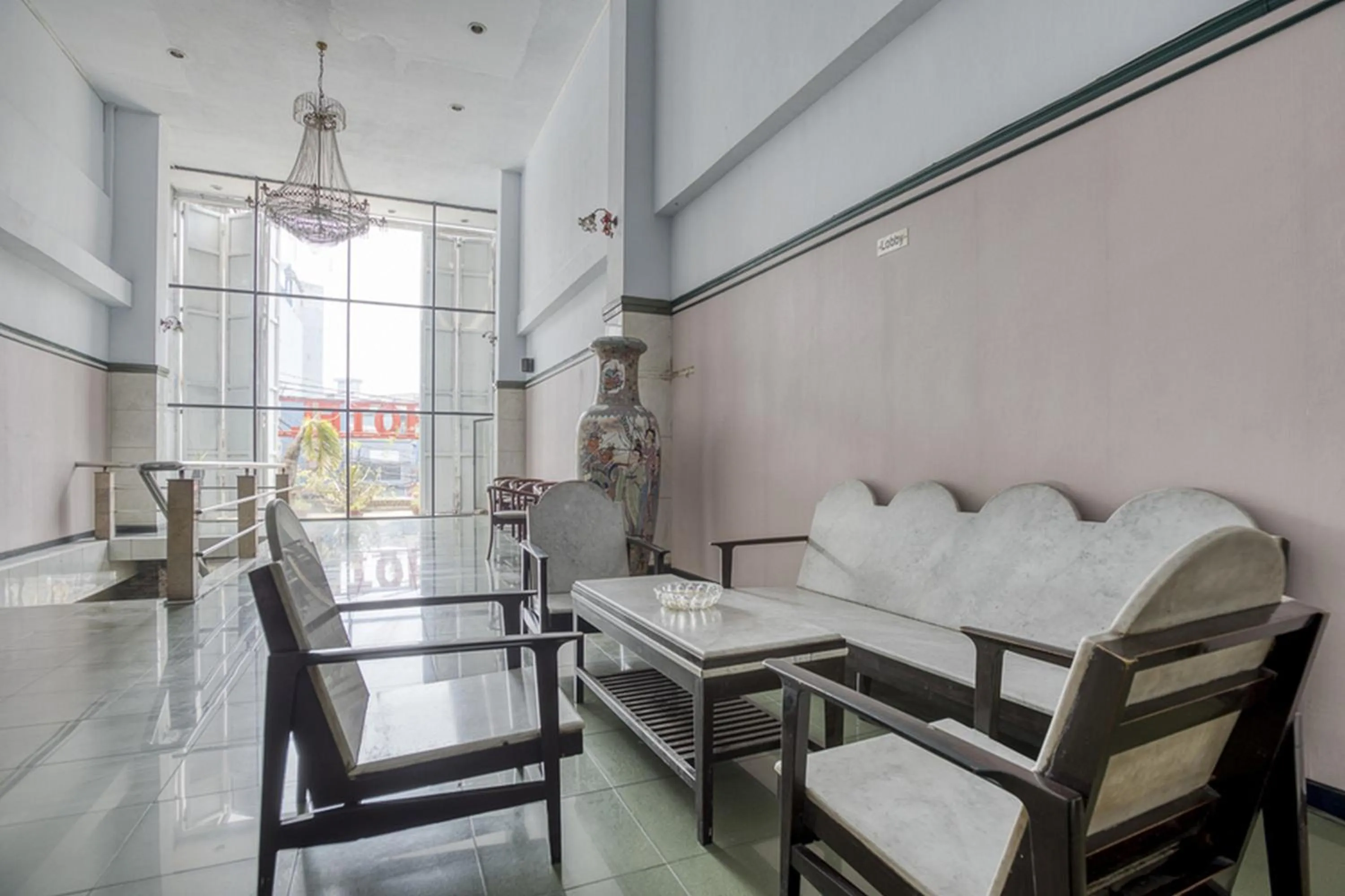 Living room in RedDoorz Plus near Jakarta Kota Station