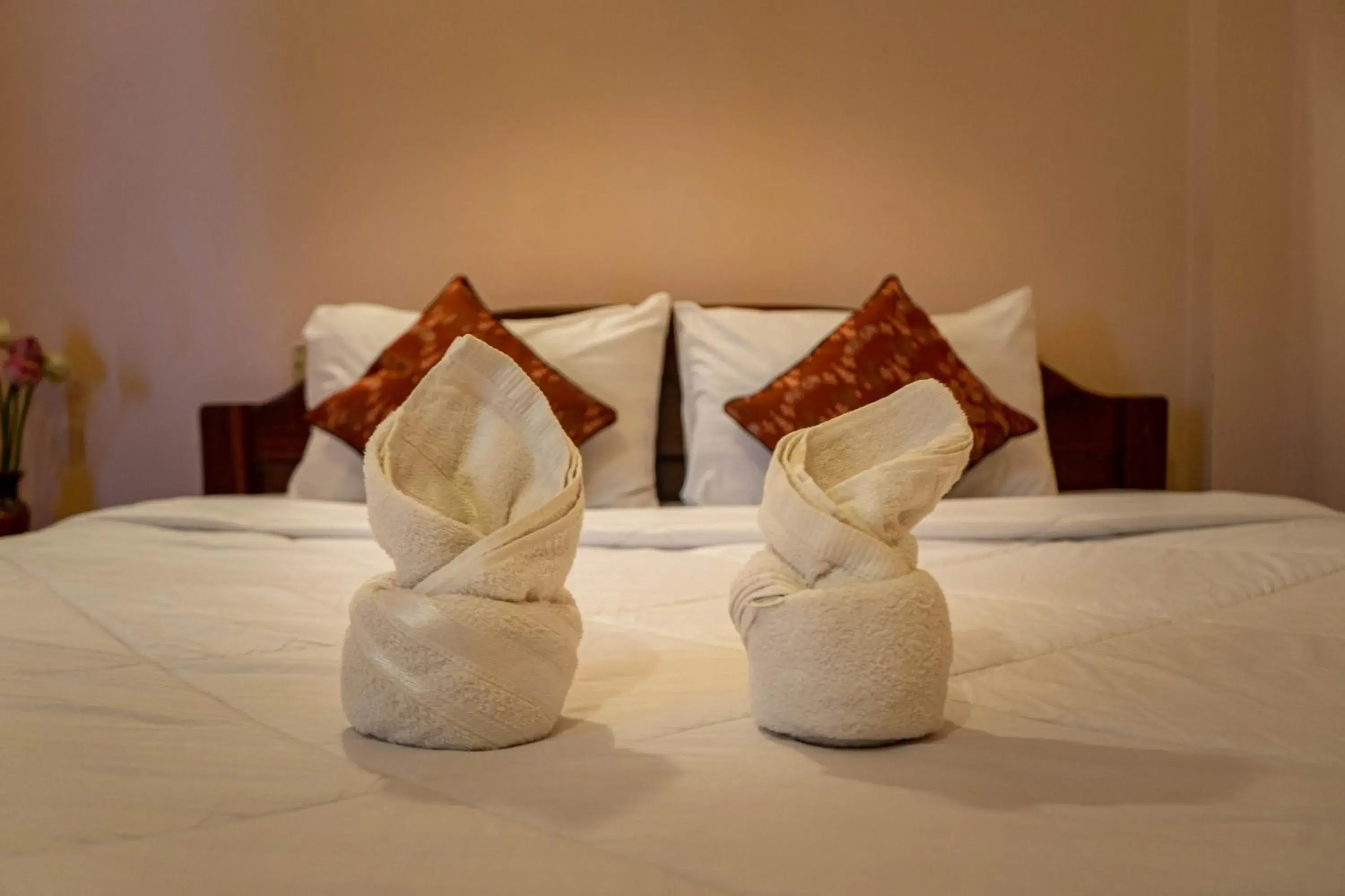 Bed in Nawin Palace Guesthouse Bed in Nawin Palace Guesthouse