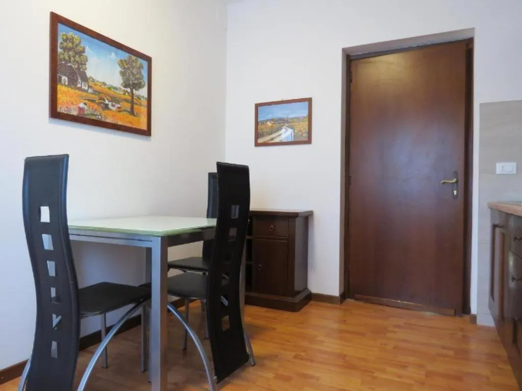Kitchen or kitchenette in CASA AZZURRA Domodossola FREE PARKING