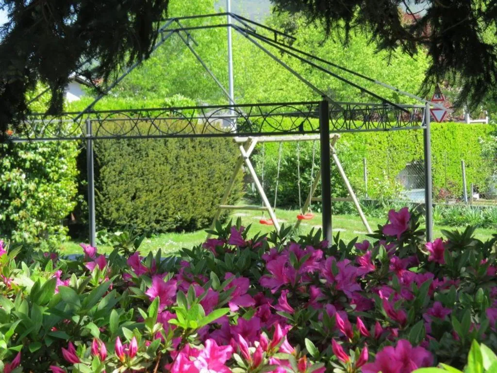 Garden in CASA AZZURRA Domodossola FREE PARKING