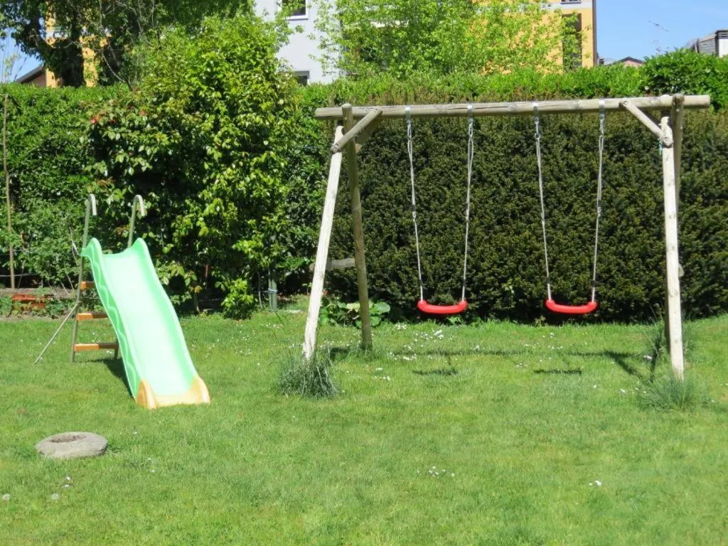 Children play ground in CASA AZZURRA Domodossola FREE PARKING