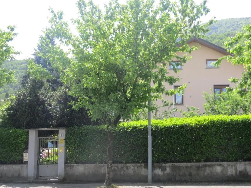 Property building in CASA AZZURRA Domodossola FREE PARKING