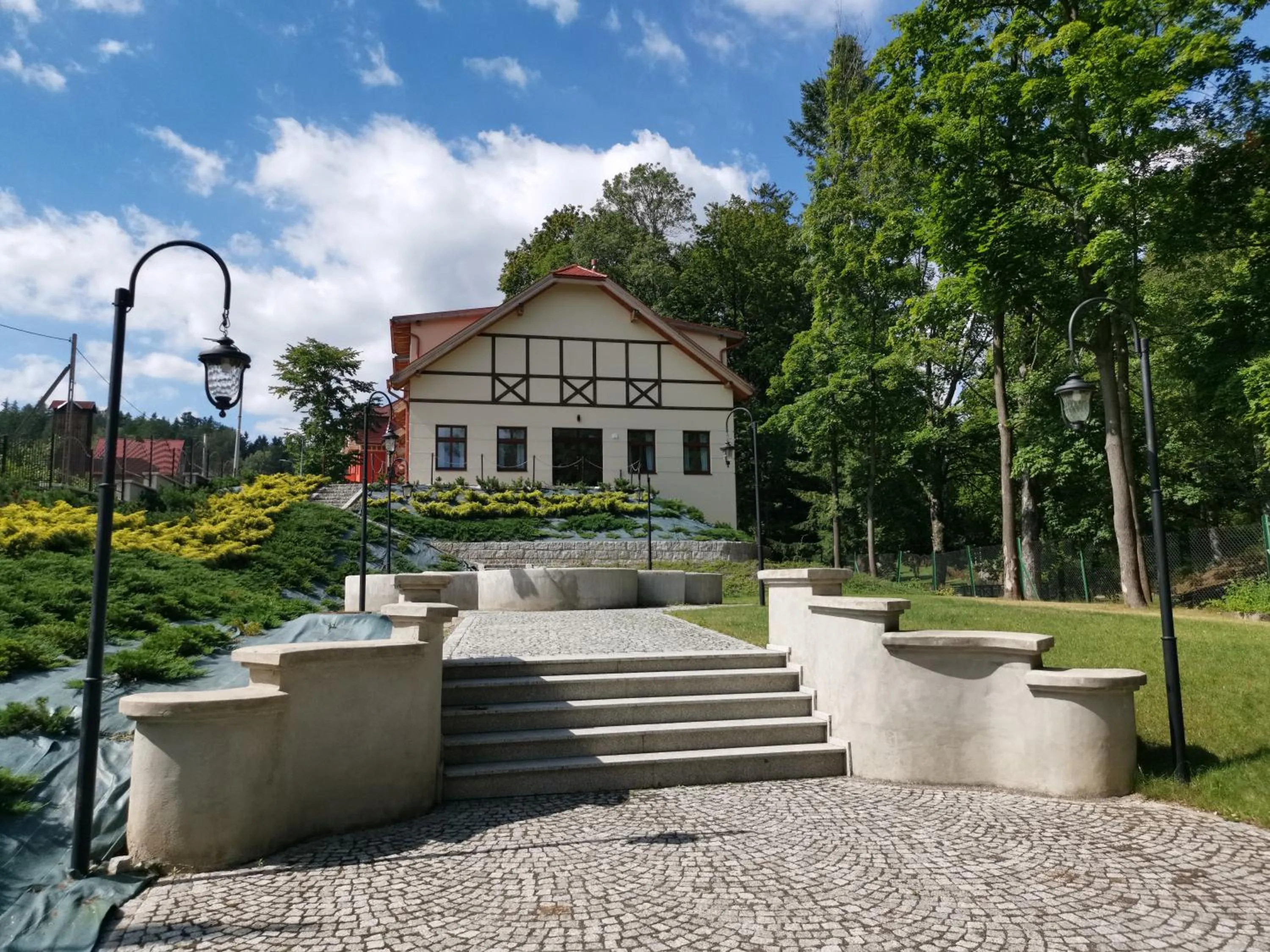 Property building in Petite Charlotta