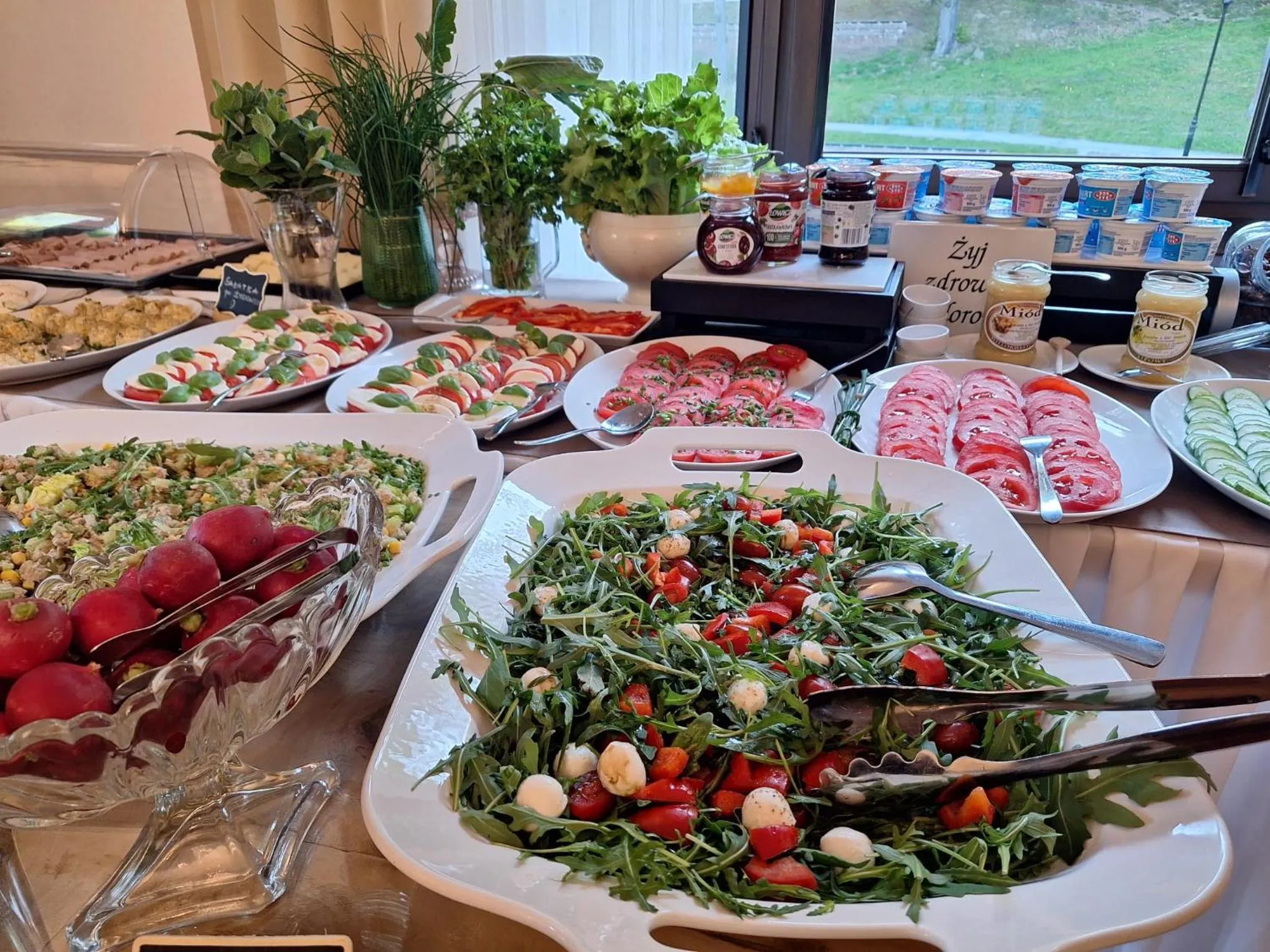 Restaurant/places to eat in Petite Charlotta