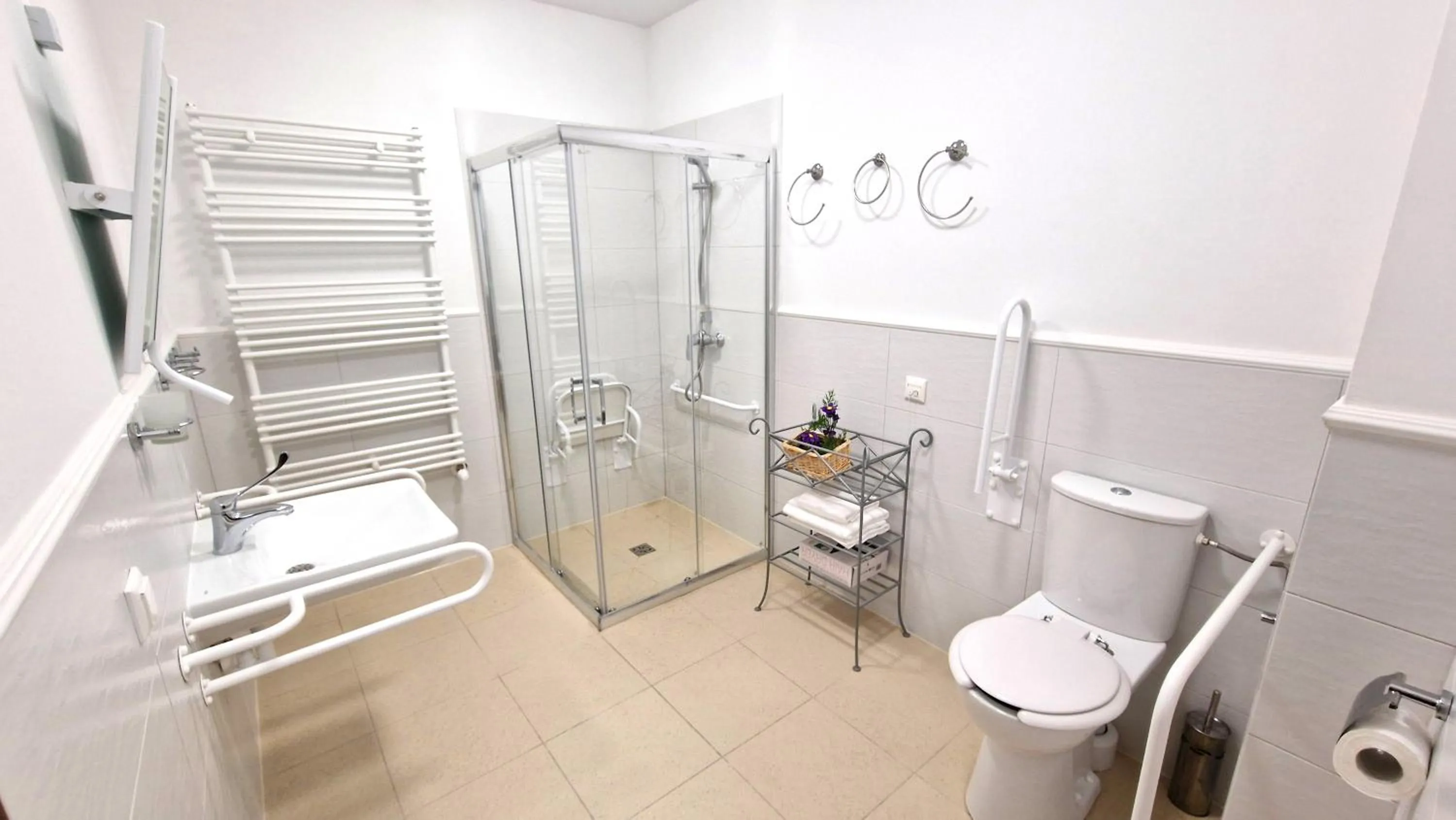 Bathroom in Petite Charlotta