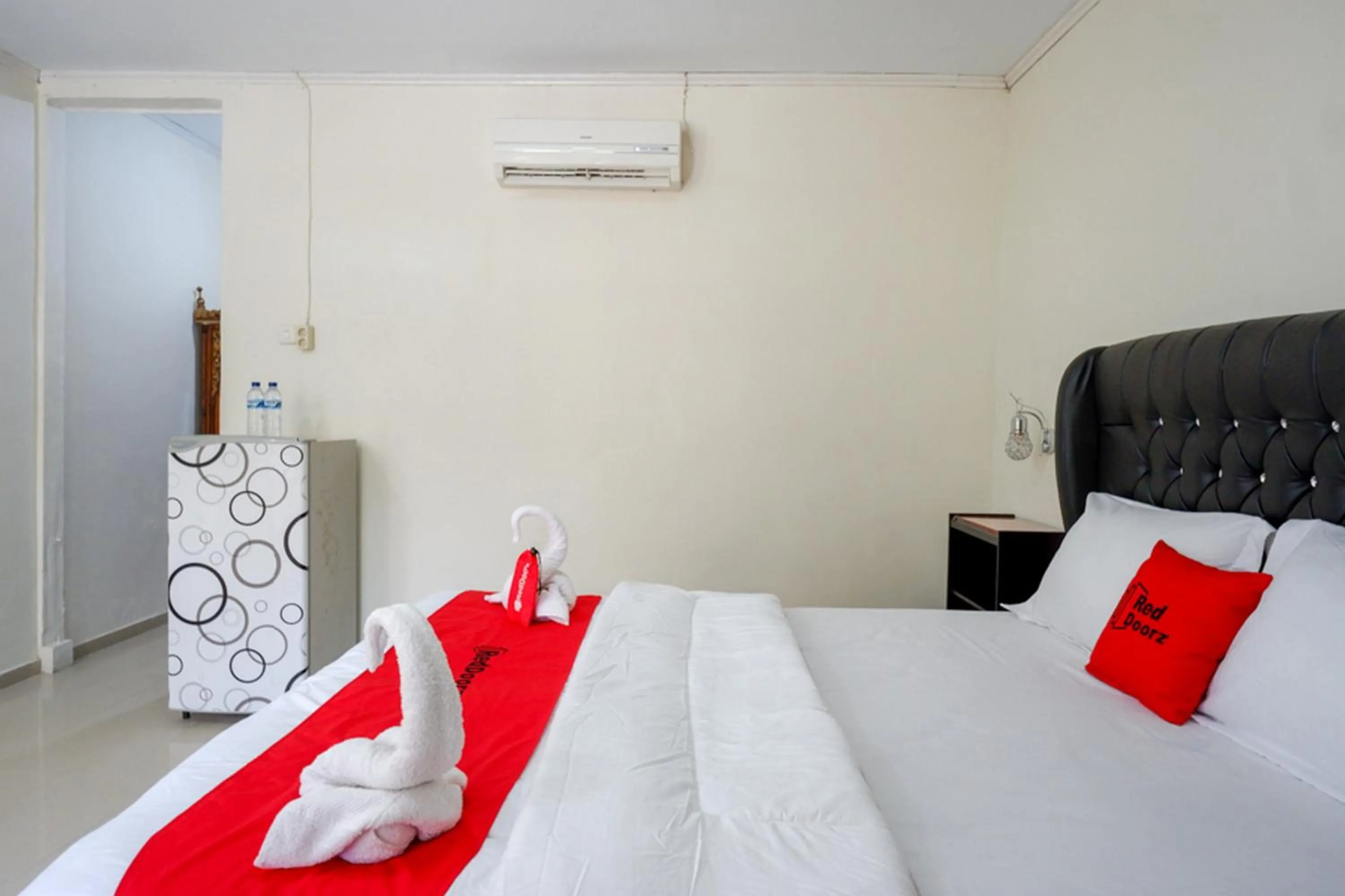 RedDoorz Plus Syariah at Alam Raya Hotel