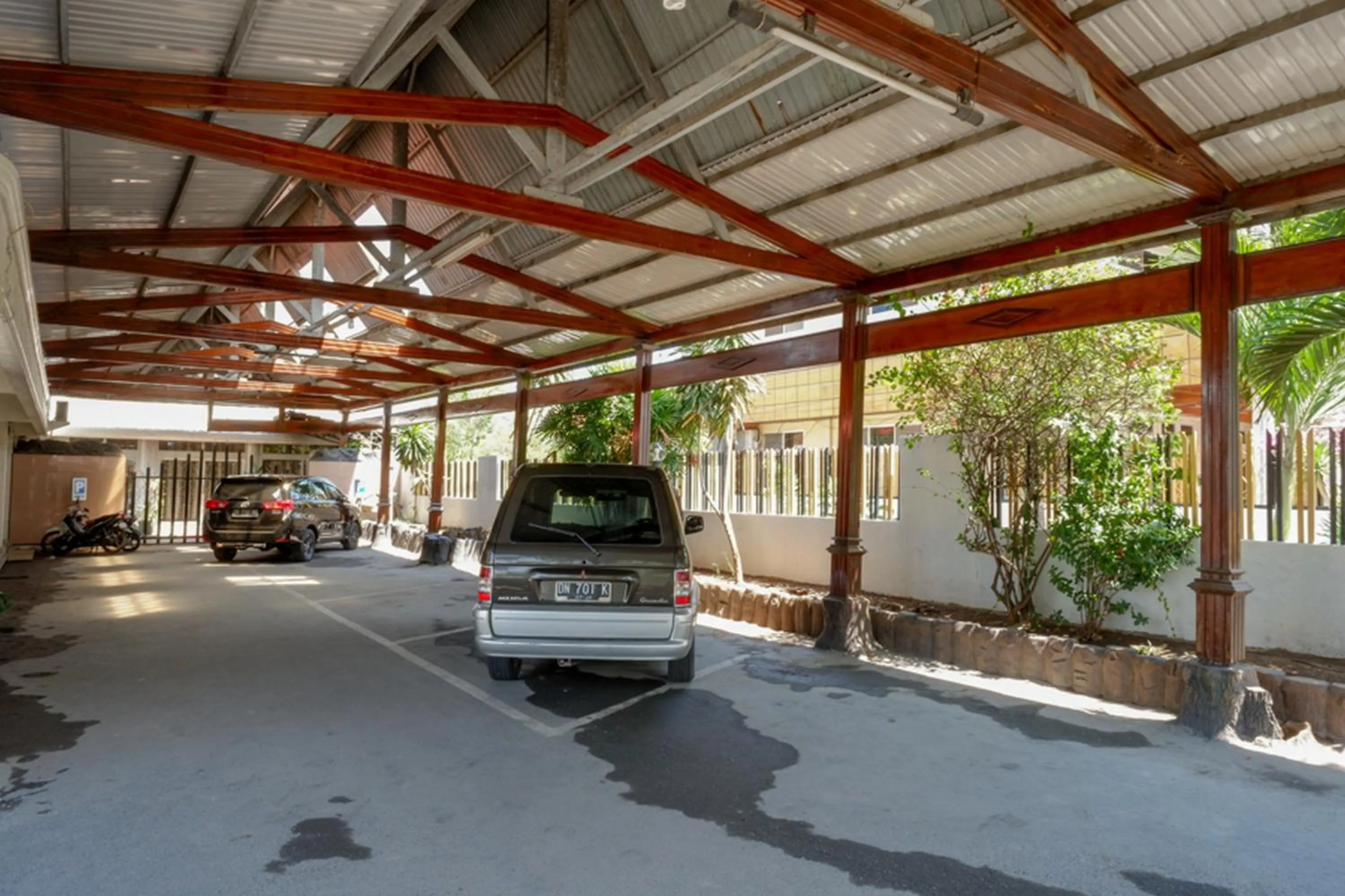 RedDoorz Plus Syariah at Alam Raya Hotel