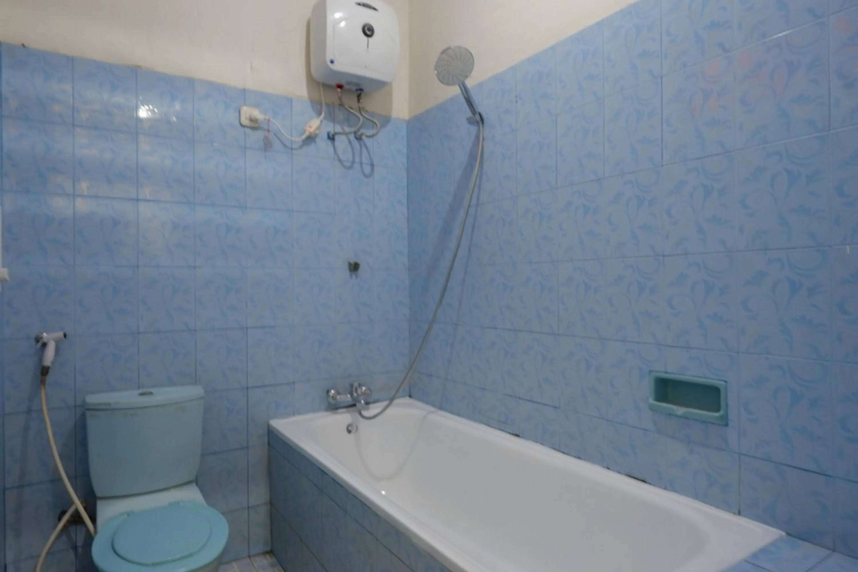 RedDoorz Plus Syariah at Alam Raya Hotel