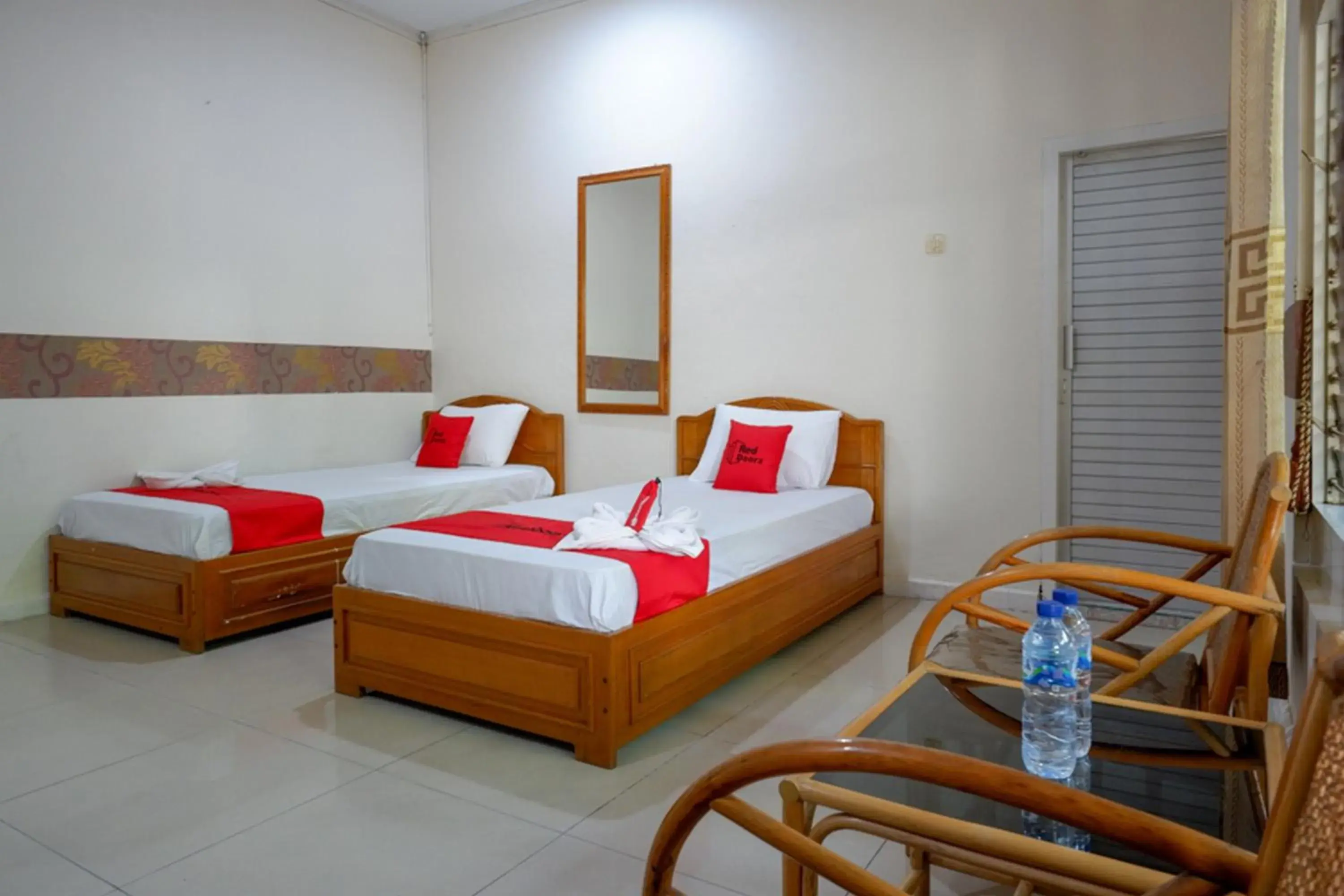 Bed in RedDoorz Plus Syariah at Alam Raya Hotel Bed in RedDoorz Plus Syariah at Alam Raya Hotel