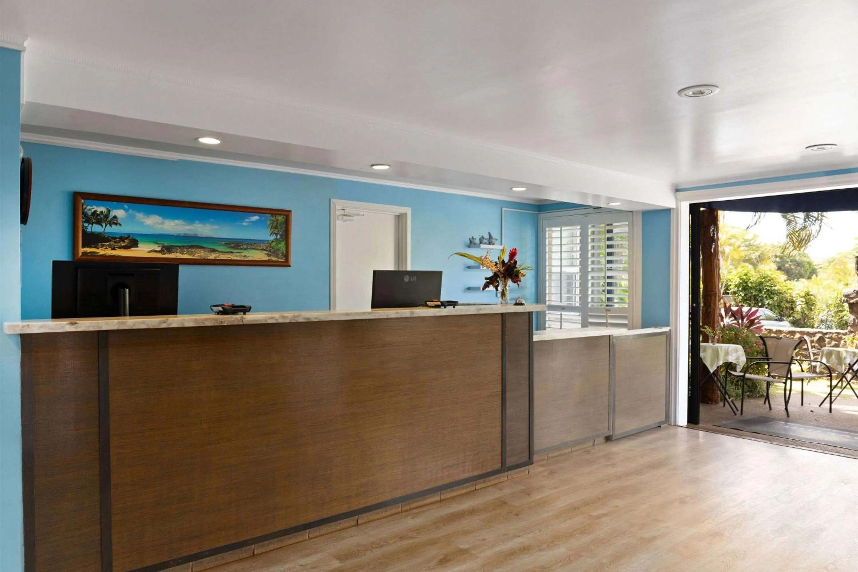 Lobby or reception in Days Inn by Wyndham Maui Oceanfront