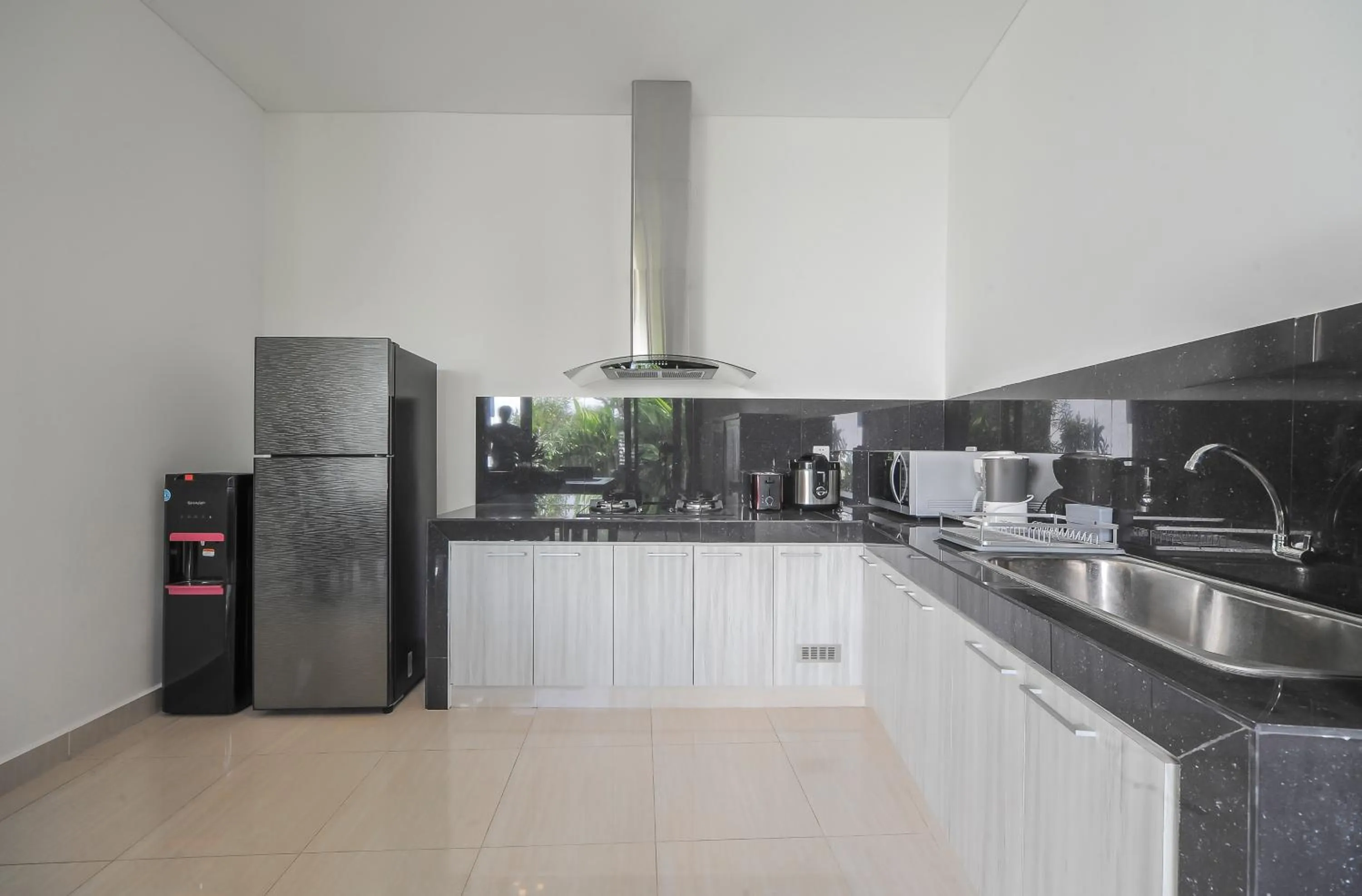 Kitchen or kitchenette in Villa Rindik Sanur