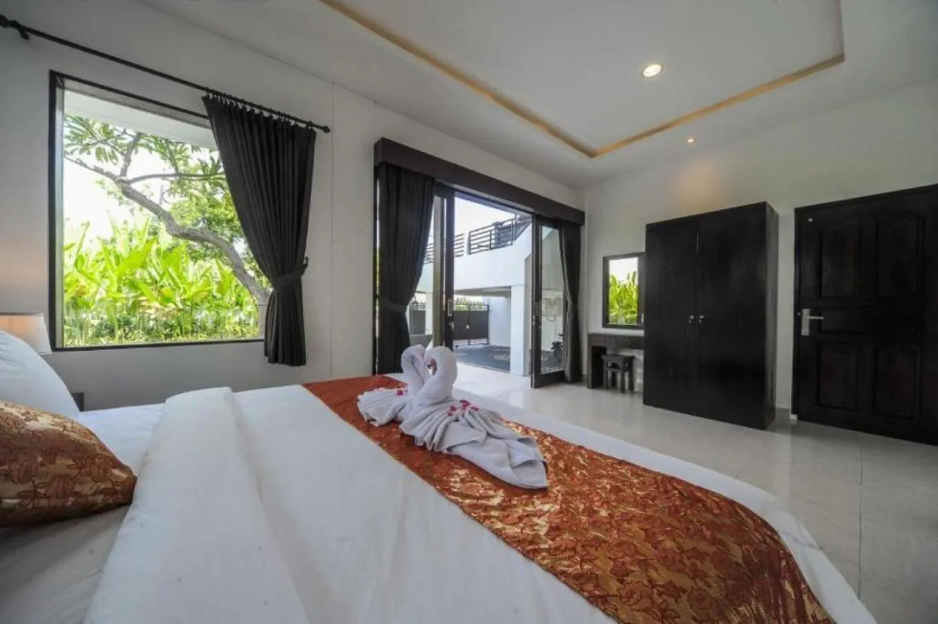 Bedroom, Bed in Villa Rindik Sanur