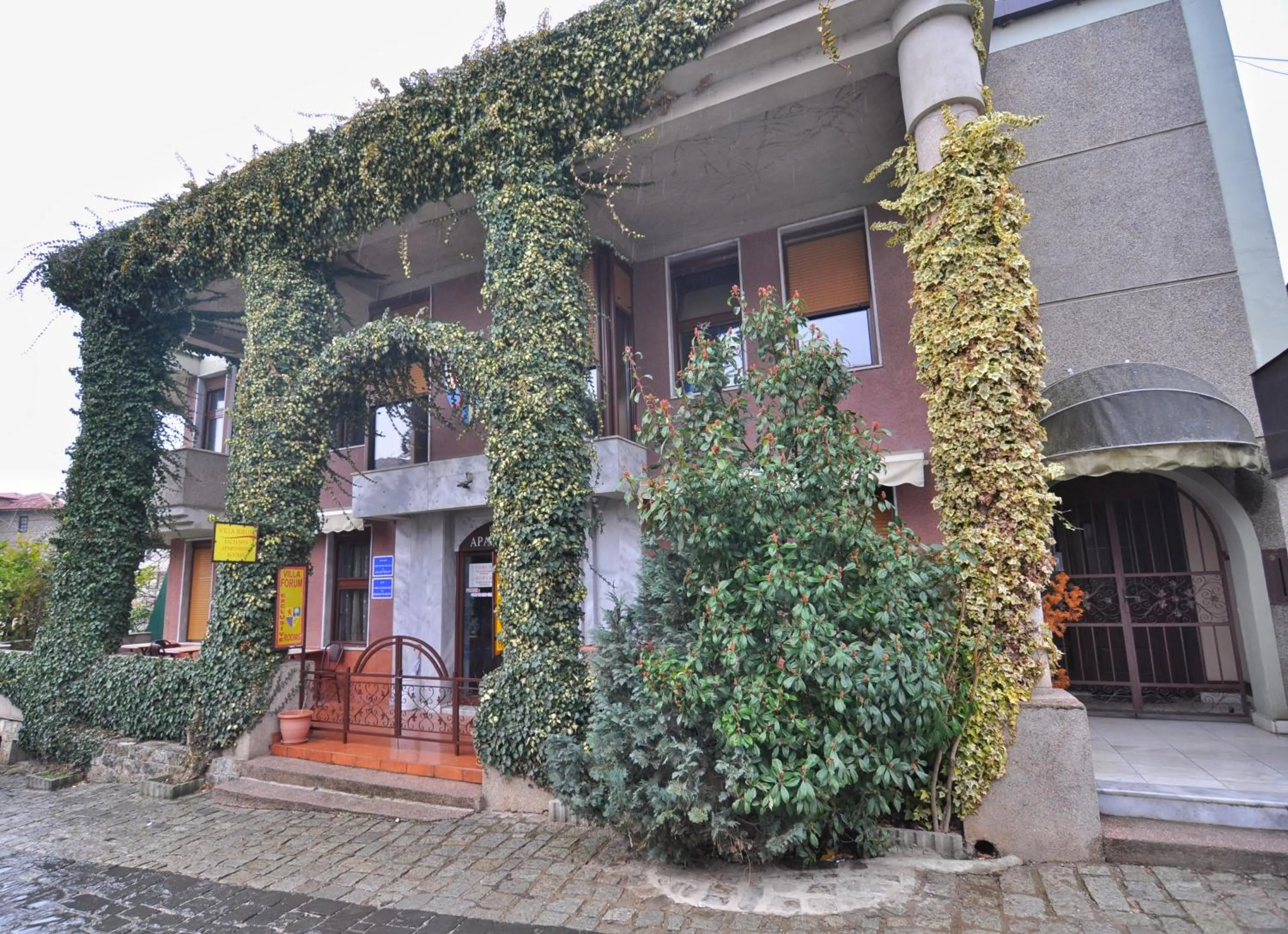 Villa Forum