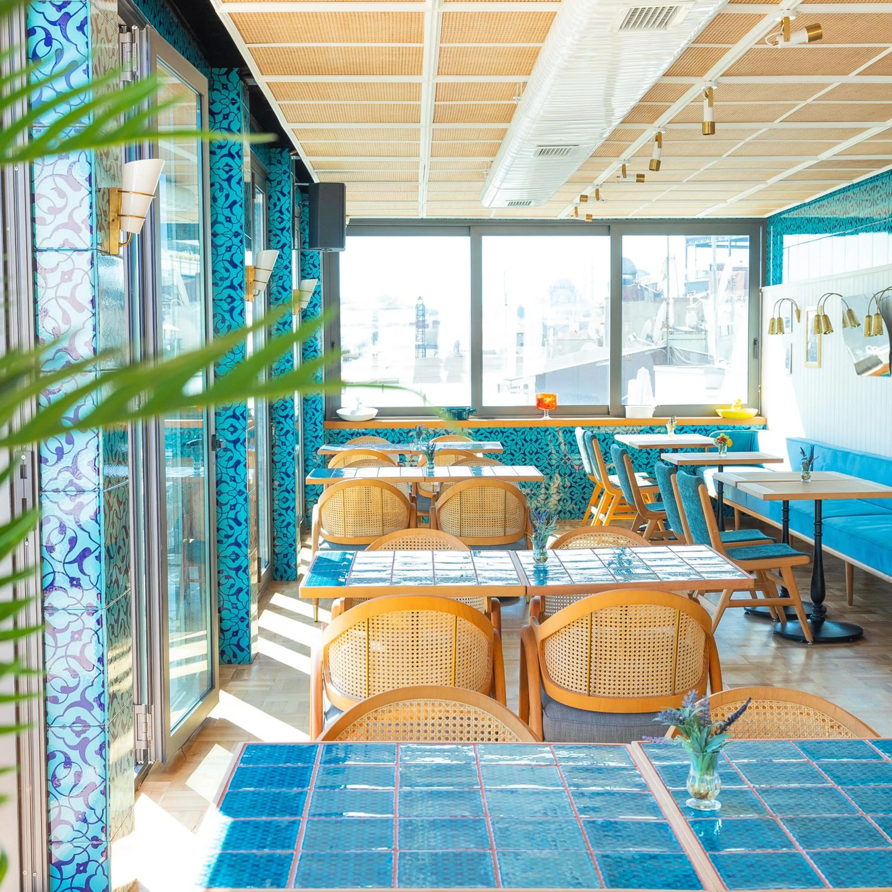 Restaurant/places to eat in Galata's Hotel