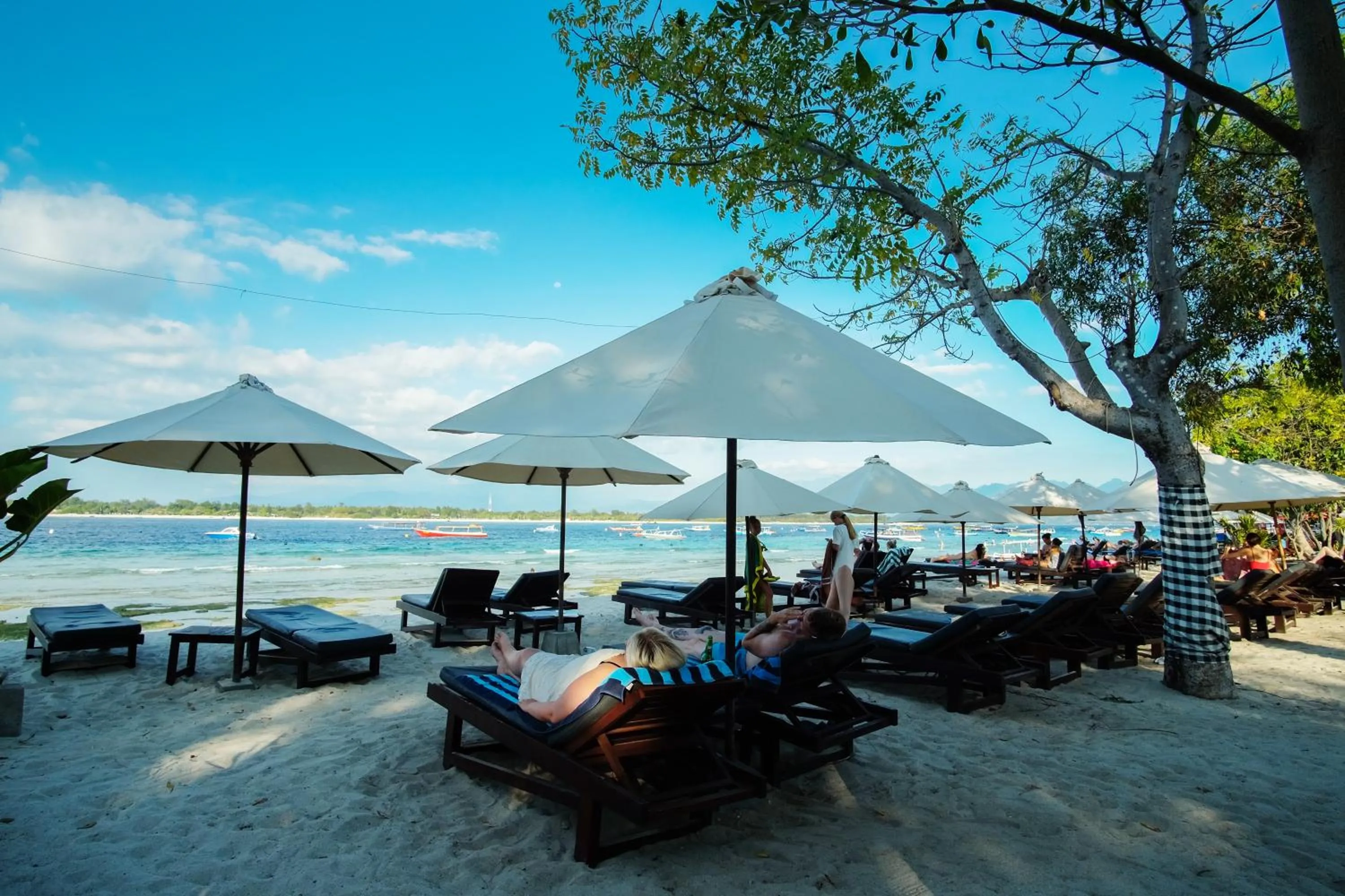 People in Villa Unggul