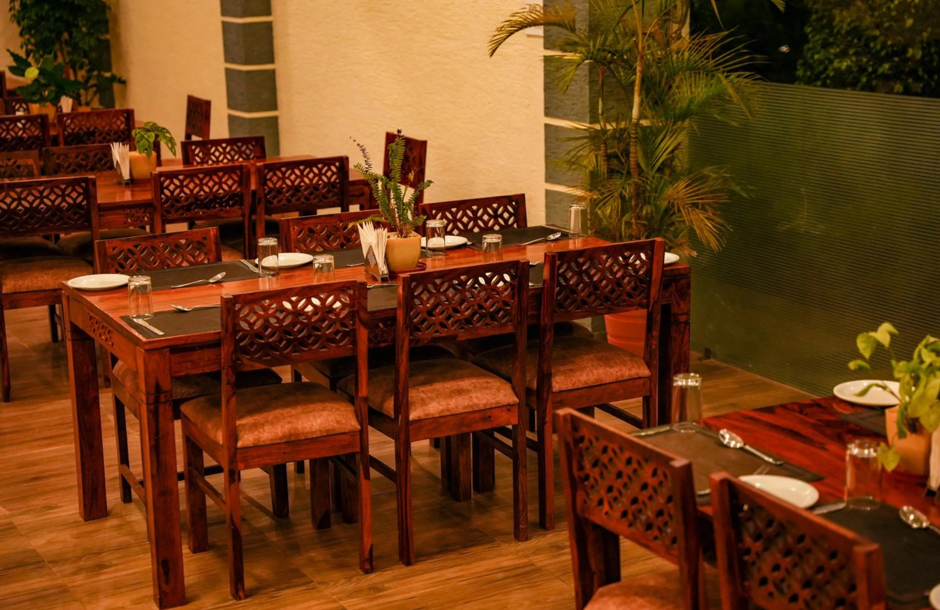 Restaurant/places to eat in Amar Bagh Resort