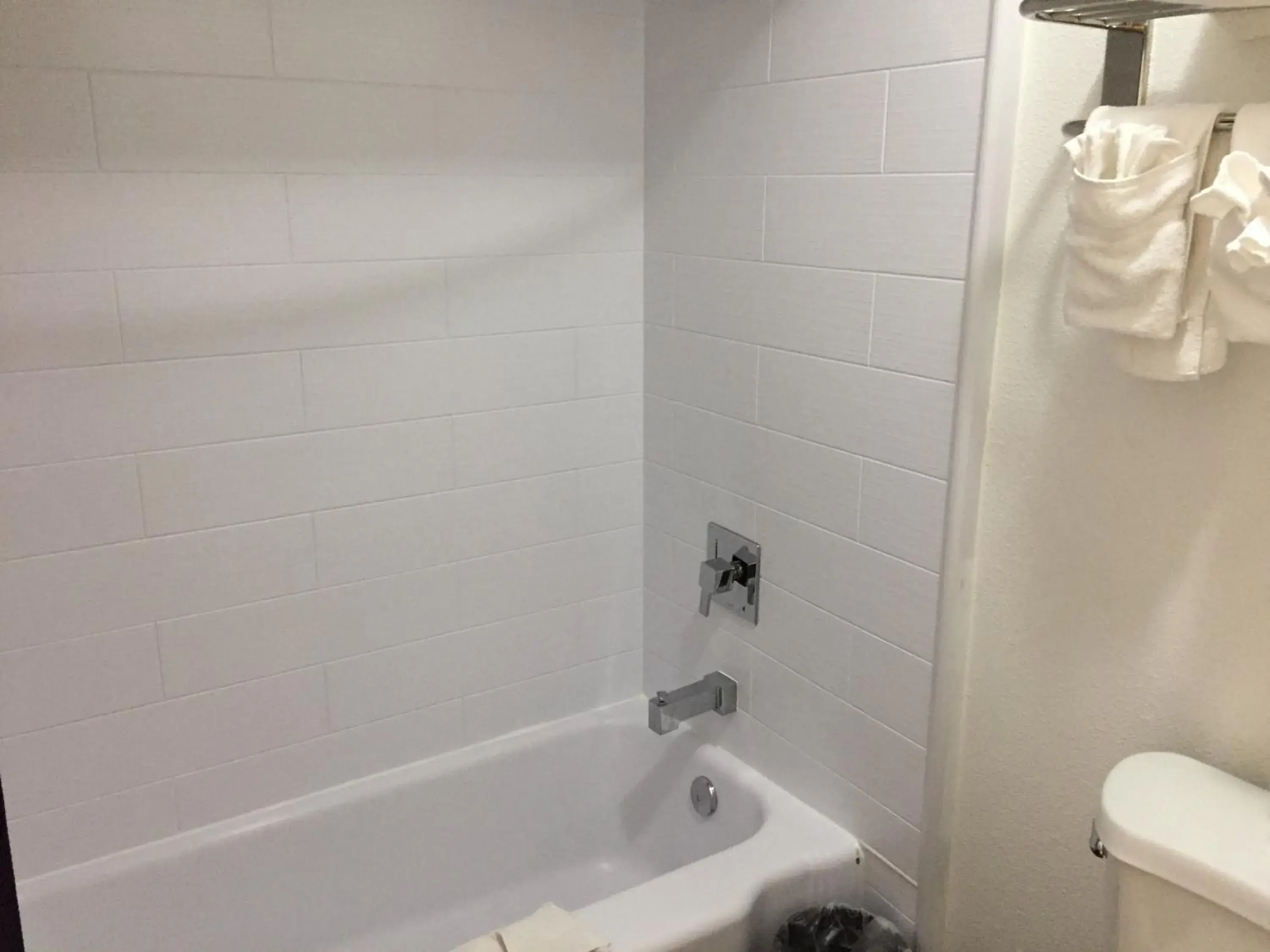 Standard Triple Room in Hotel Iris - Mission Valley-San Diego Zoo-SeaWorld Standard Triple Room in Hotel Iris - Mission Valley-San Diego Zoo-SeaWorld