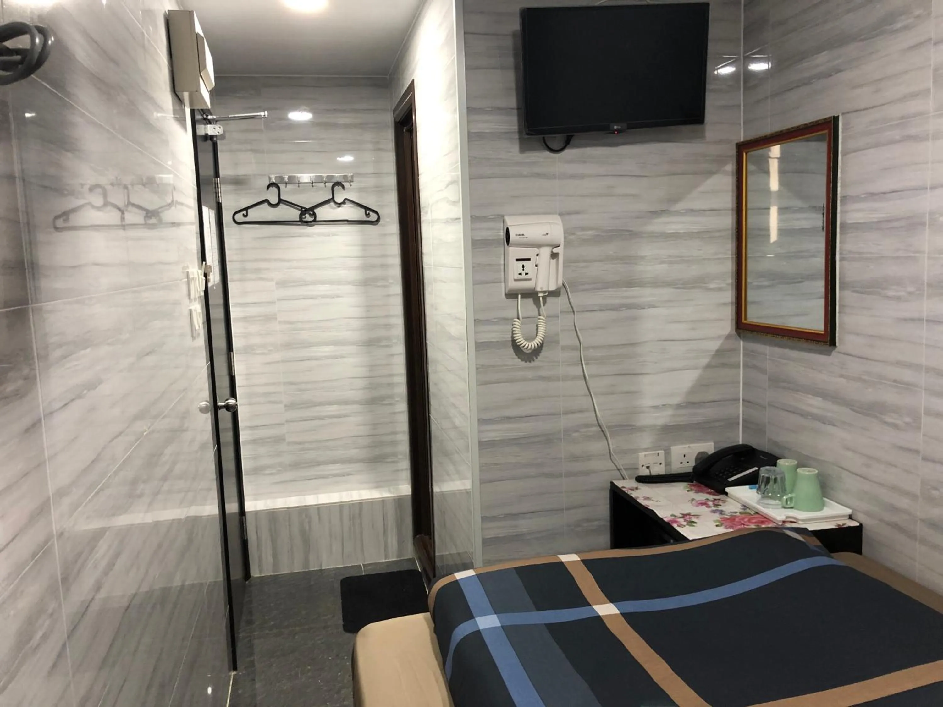 TV and multimedia in Dreamland Guest House