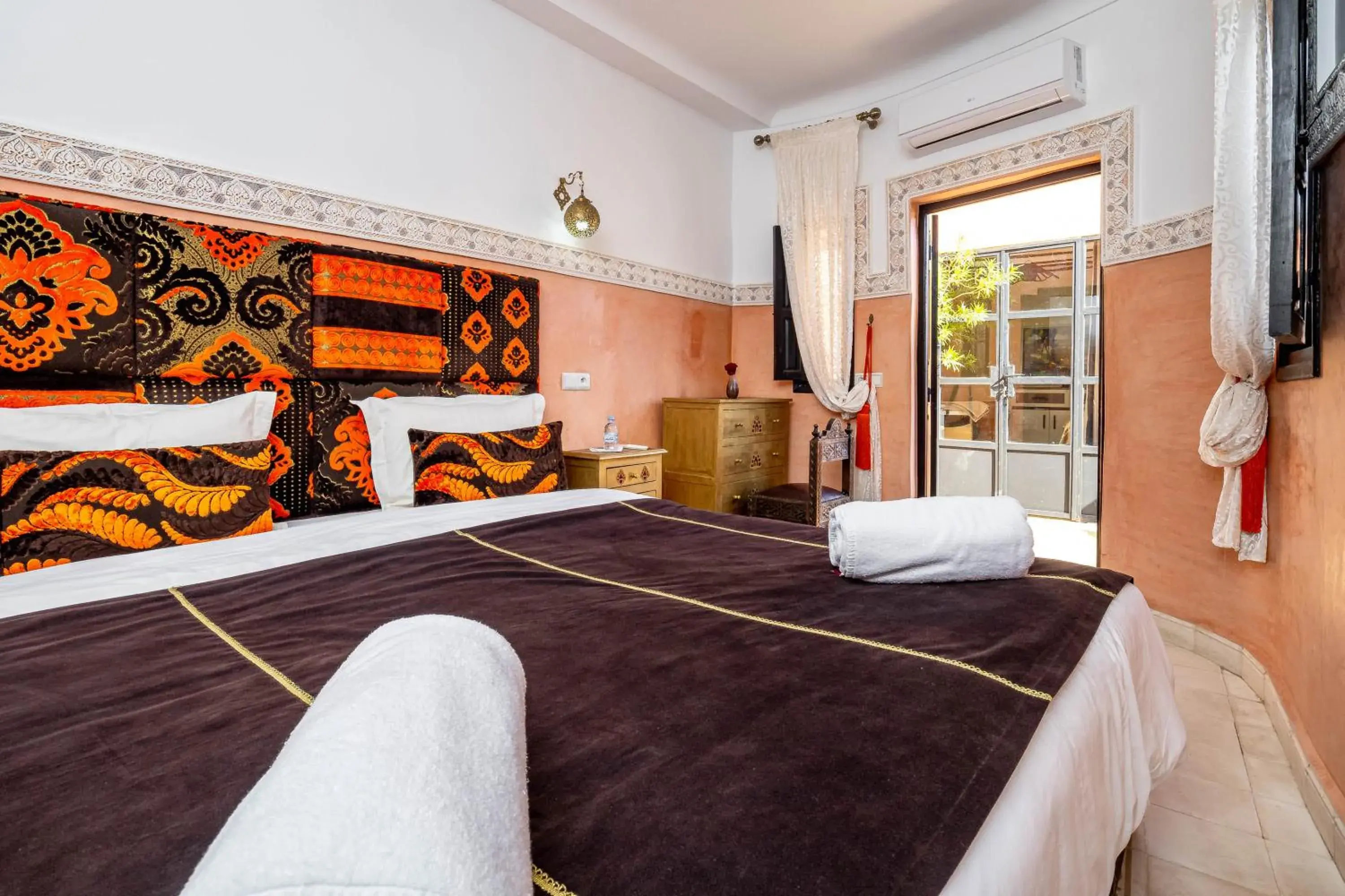 Photo of the whole room, Bed in RIAD LA GAZELLE DU SUD Photo of the whole room, Bed in RIAD LA GAZELLE DU SUD