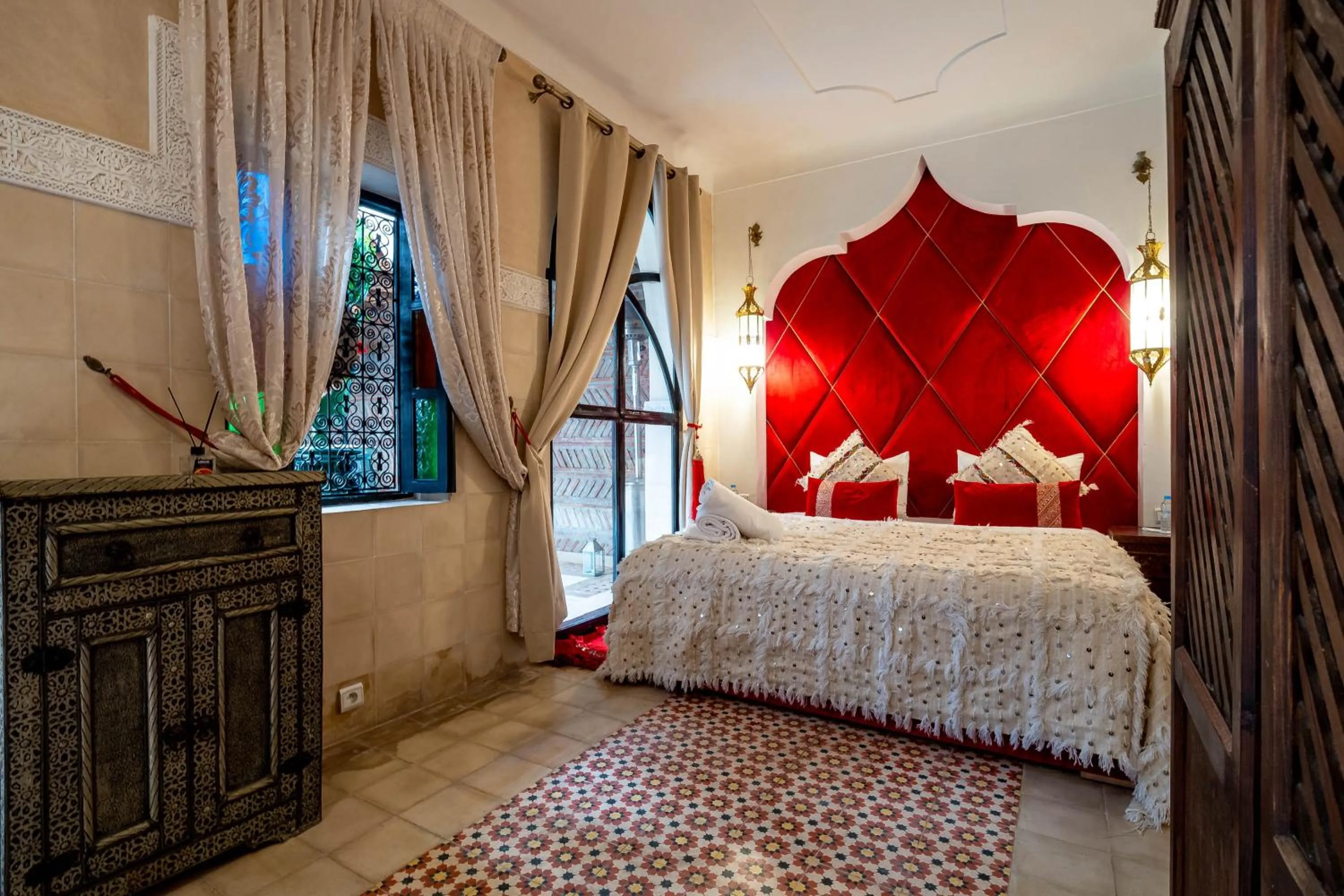 Photo of the whole room, Bed in RIAD LA GAZELLE DU SUD