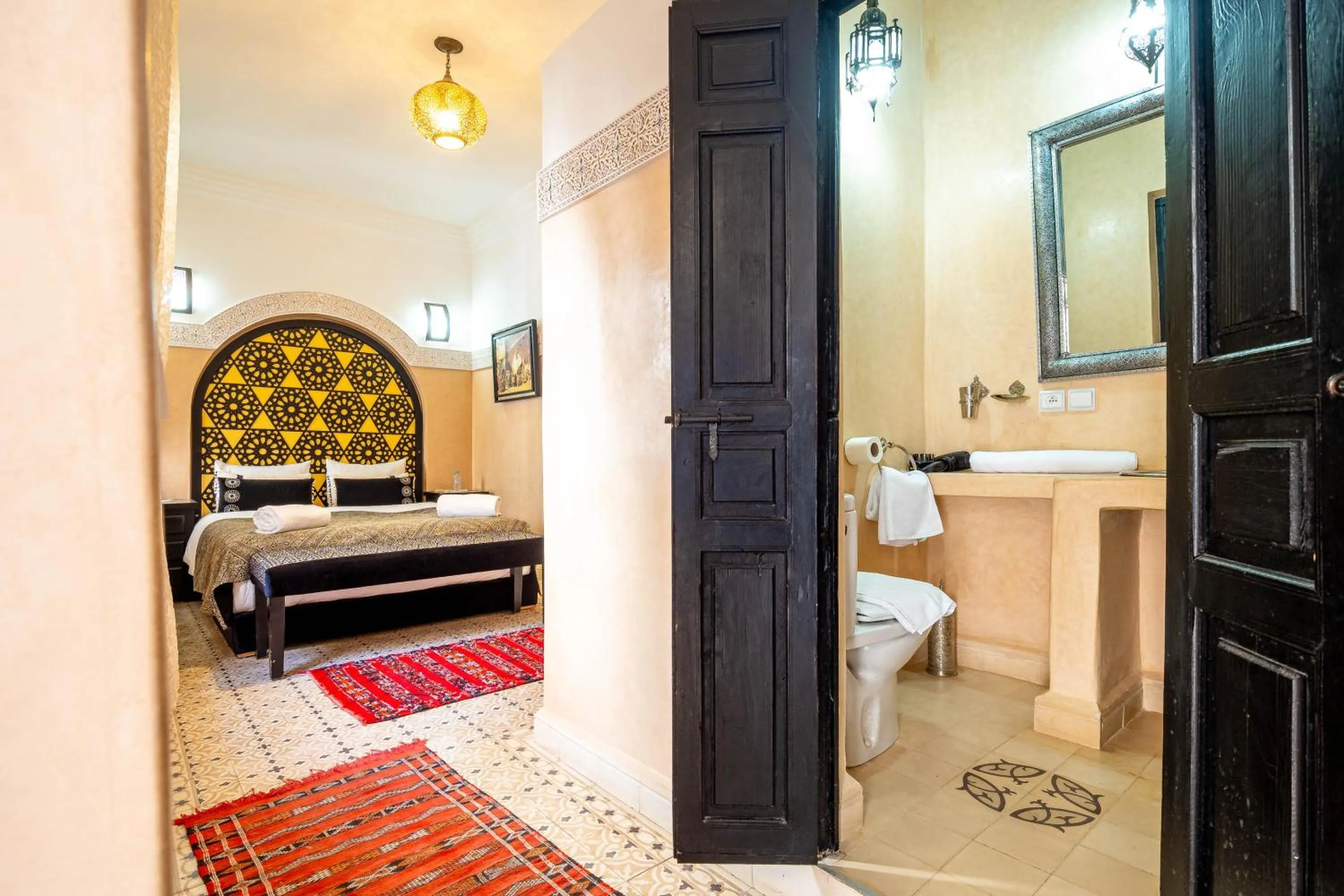 Toilet, Bed in RIAD LA GAZELLE DU SUD