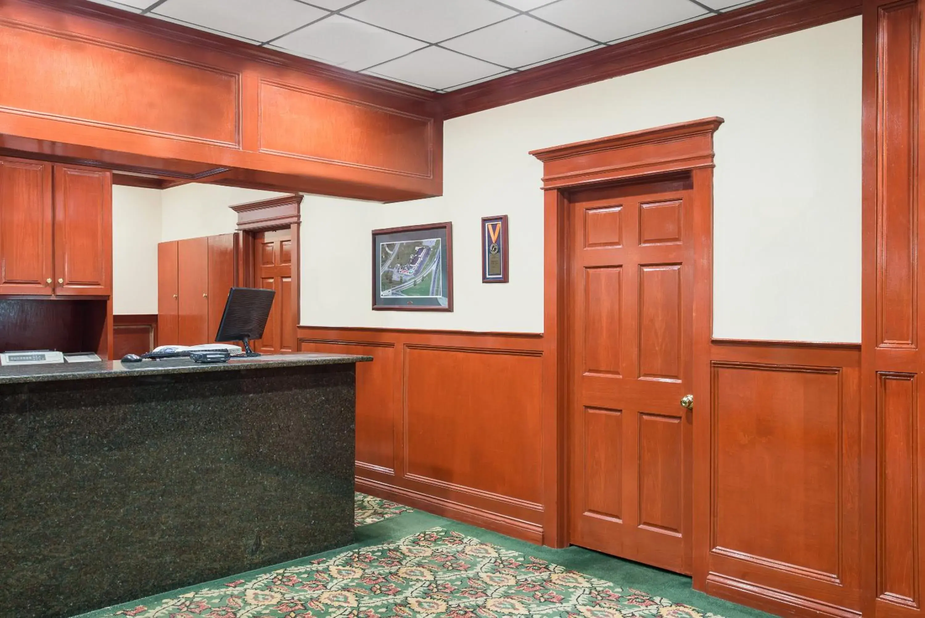 Lobby or reception in Howard Johnson by Wyndham Saugerties Lobby or reception in Howard Johnson by Wyndham Saugerties