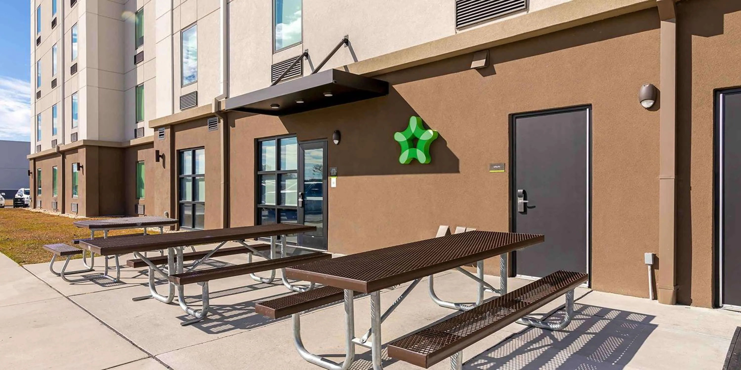 Property building in Extended Stay America Premier Suites - Savannah - Pooler