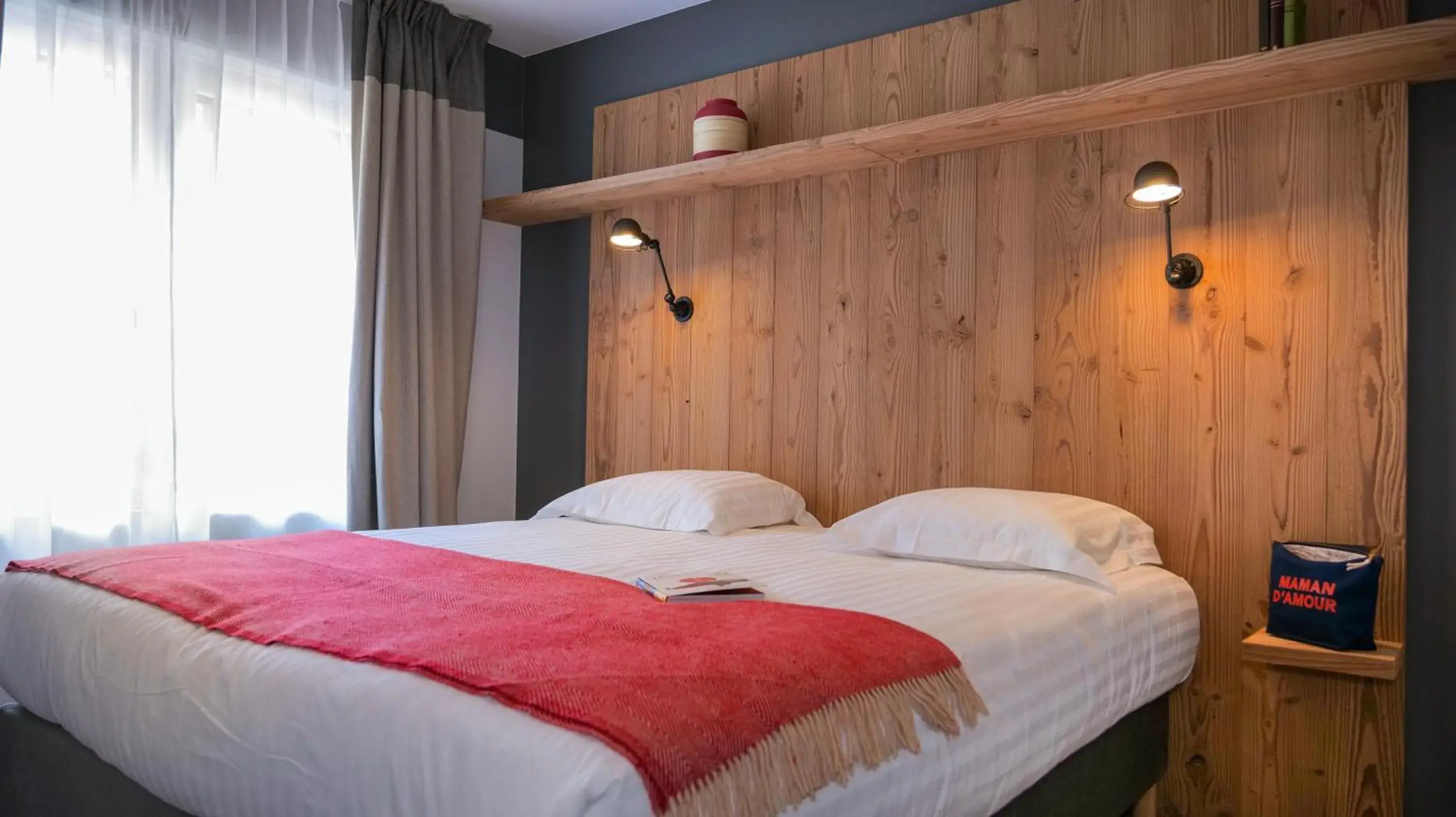 Quadruple Room in Plan B Hotel - Living Chamonix Quadruple Room in Plan B Hotel - Living Chamonix