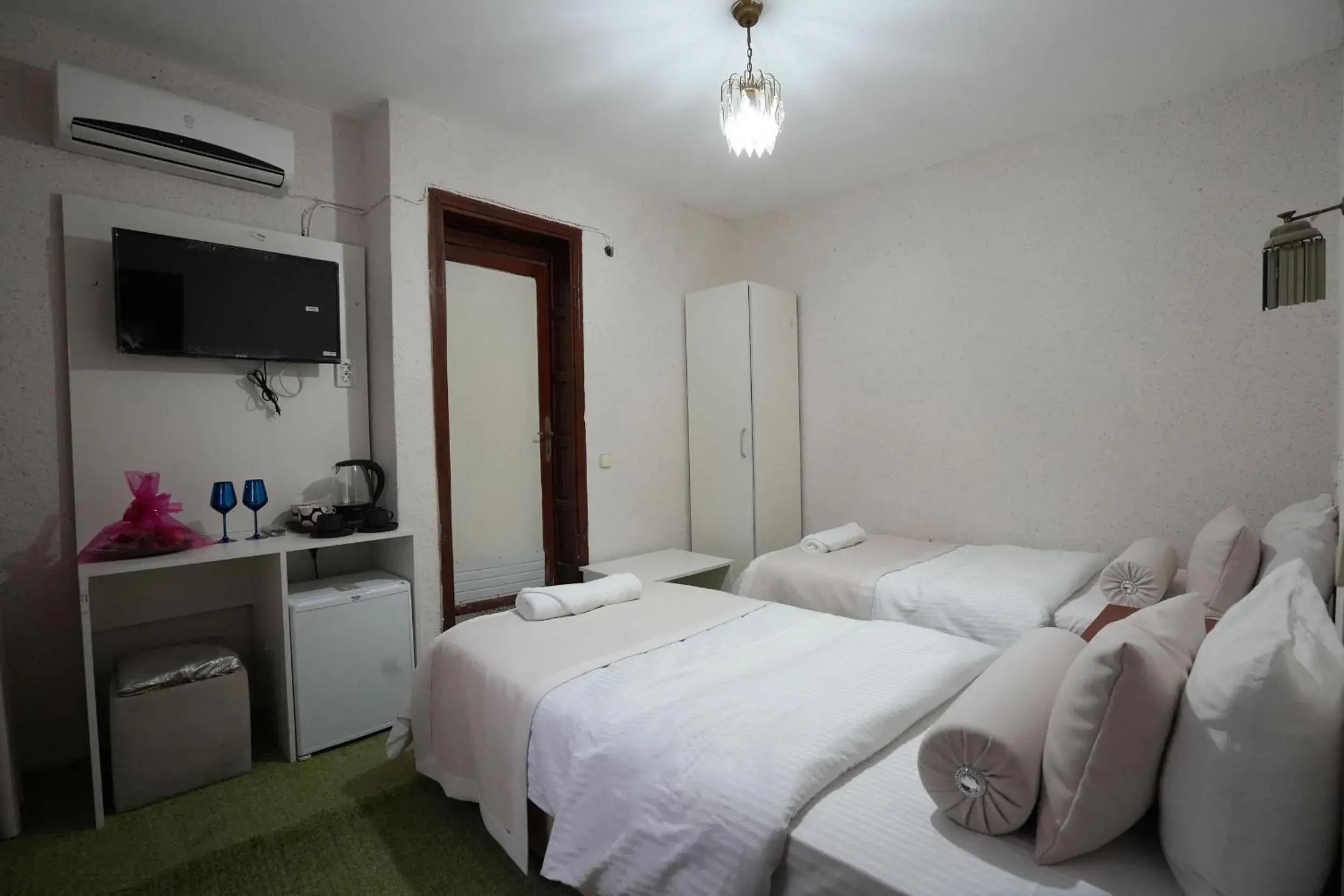 Twin Room with Bathroom in OzenTurku Hotel Twin Room with Bathroom in OzenTurku Hotel