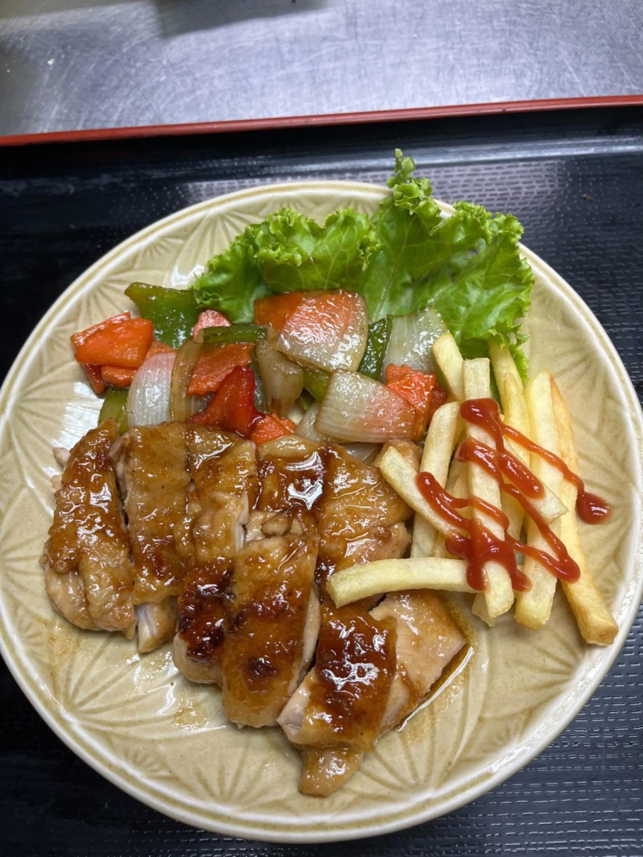 Restaurant/places to eat in Yamadaya Apartment