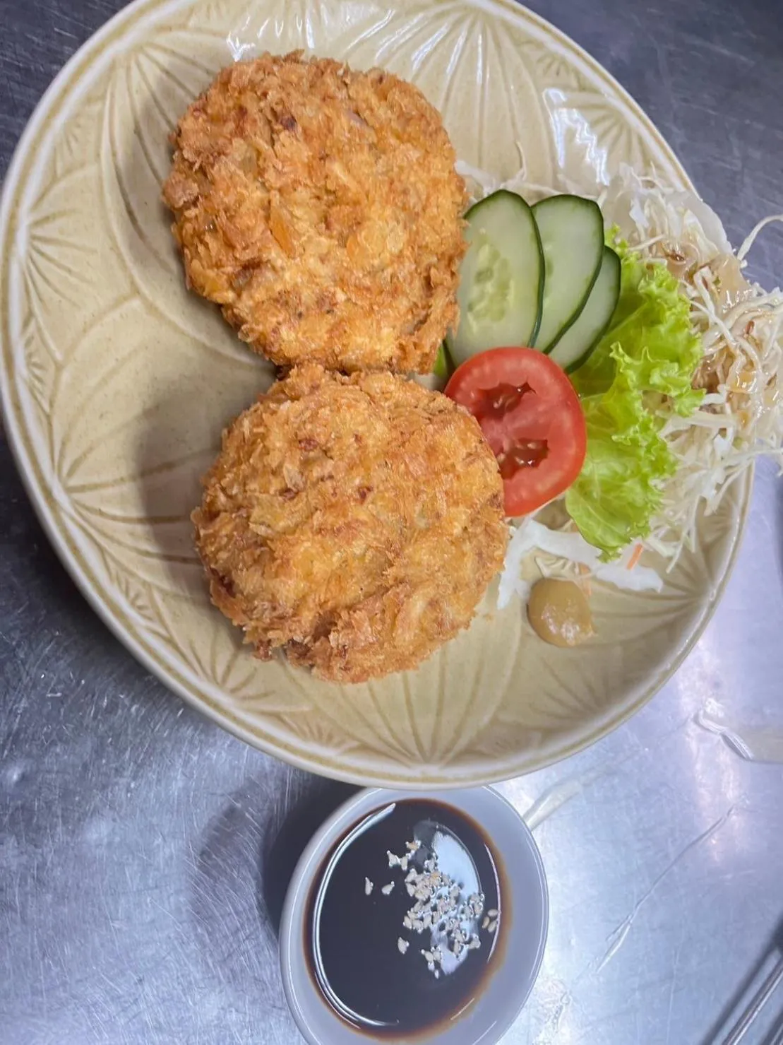 Restaurant/places to eat in Yamadaya Apartment