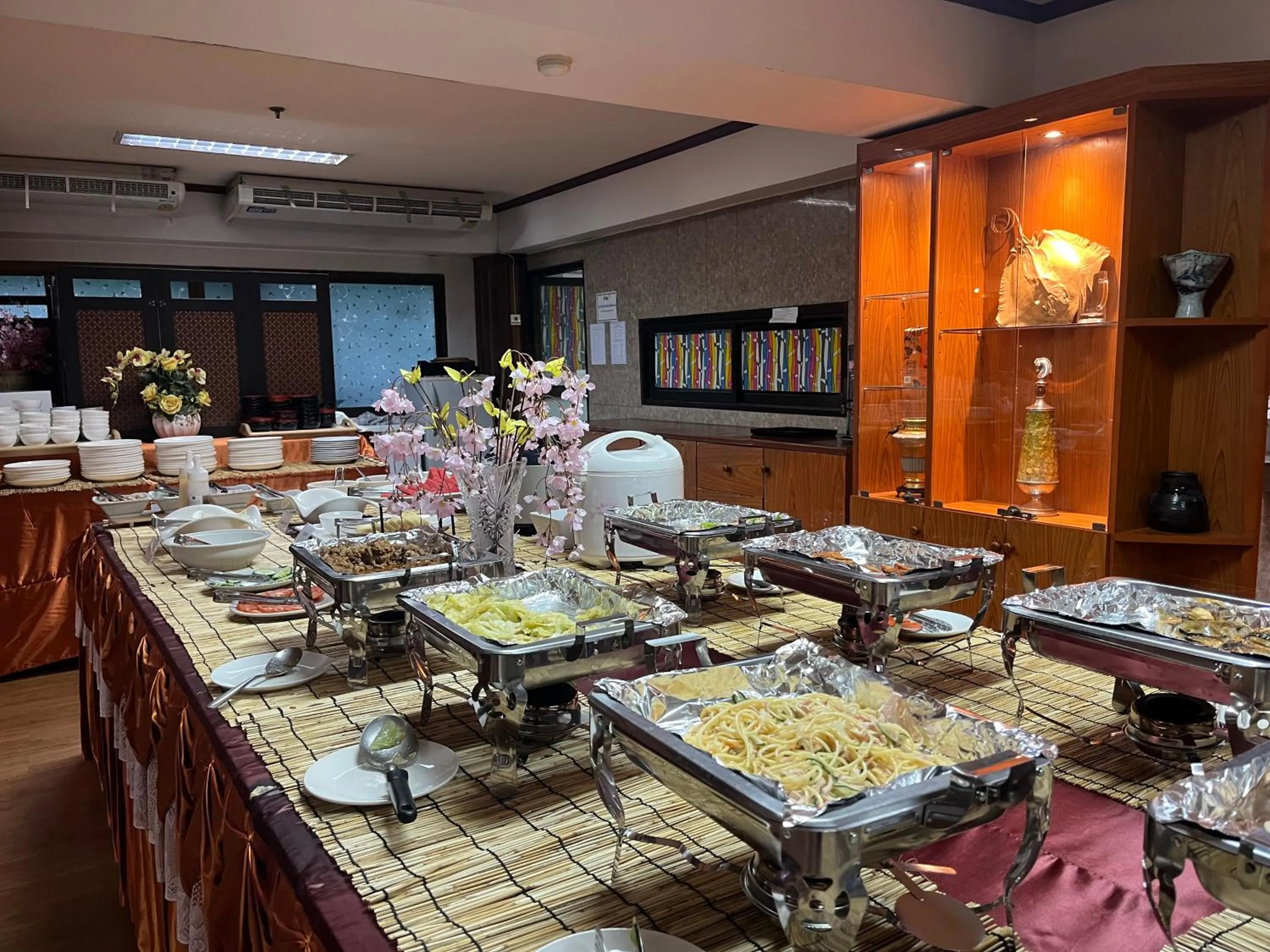 Buffet breakfast in Yamadaya Apartment
