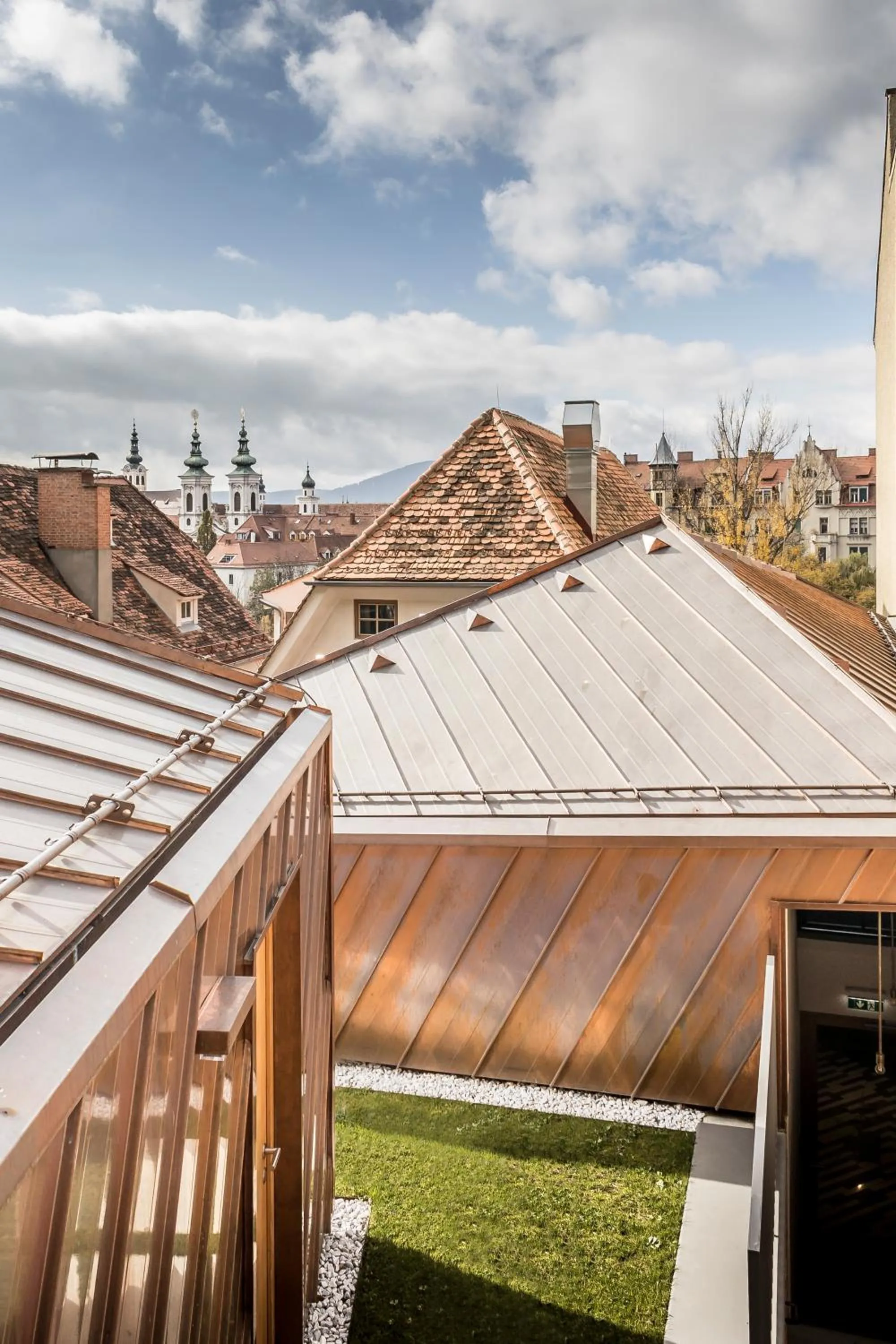 Property building in Kai 36 - Hotel zwischen Fels und Fluss