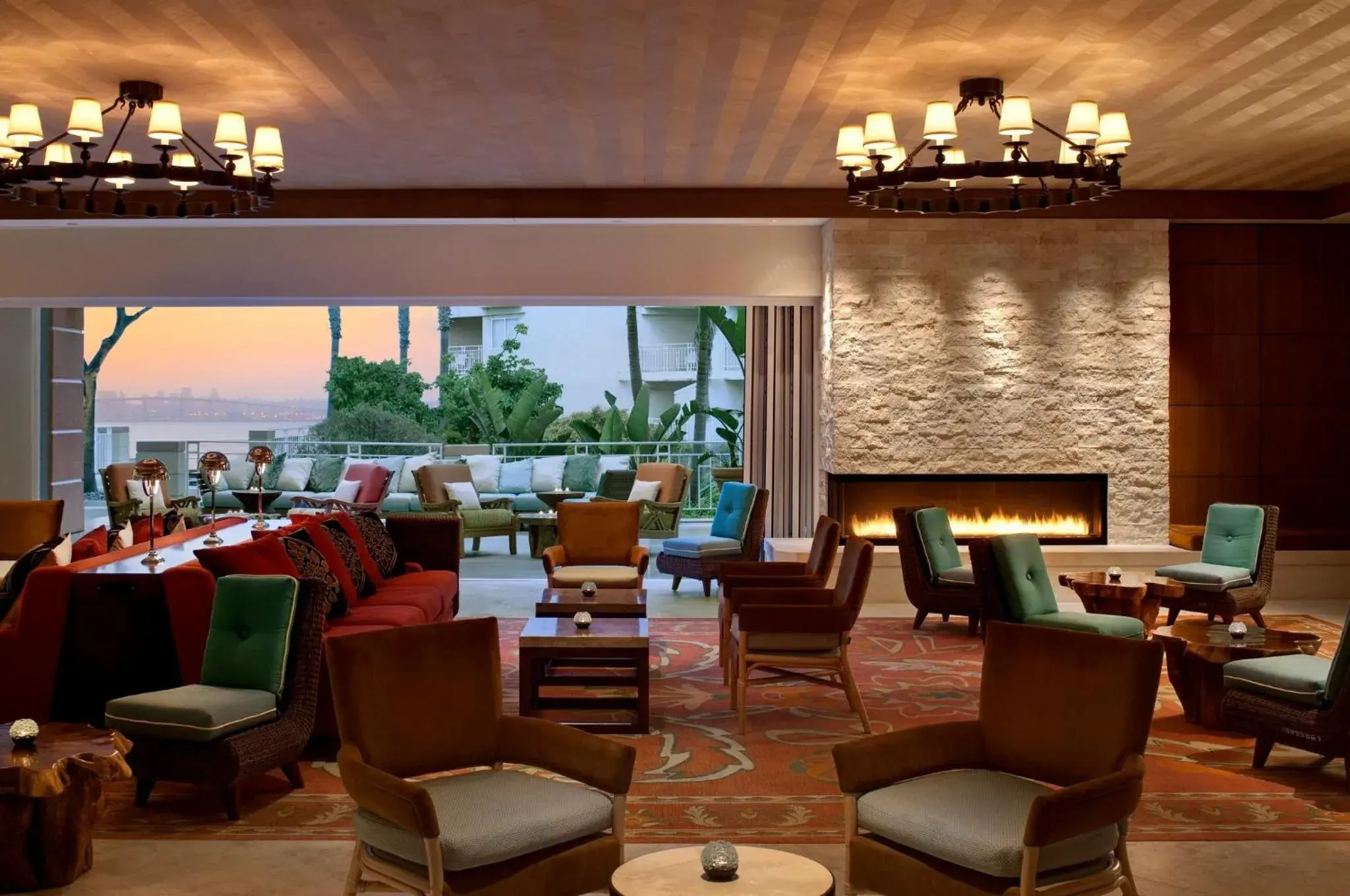 Lounge or bar in Loews Coronado Bay Resort Lounge or bar in Loews Coronado Bay Resort