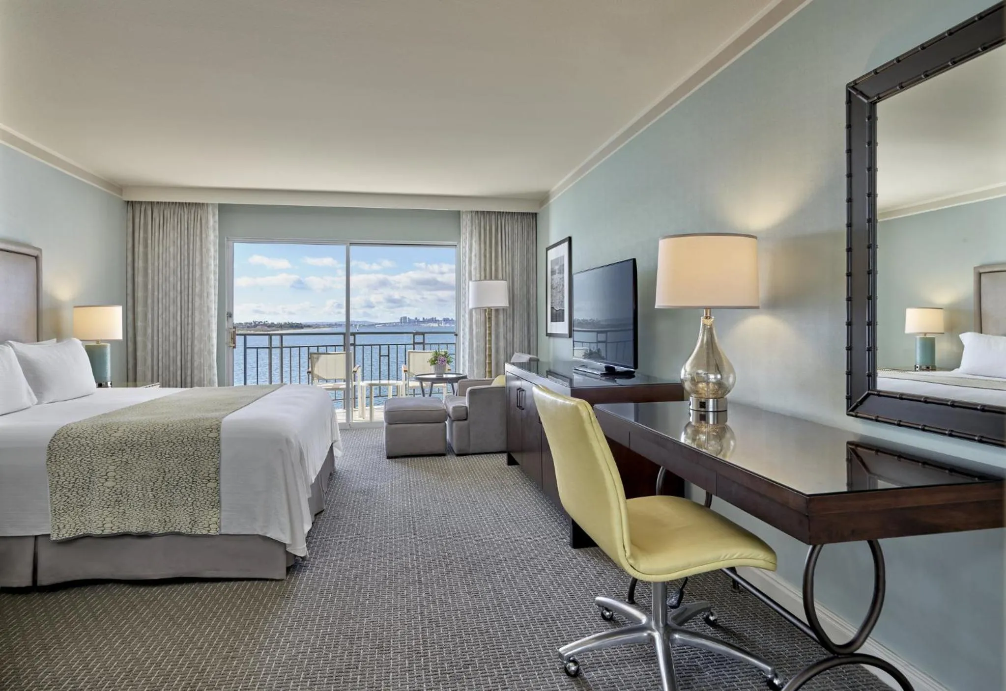Photo of the whole room, Bed in Loews Coronado Bay Resort