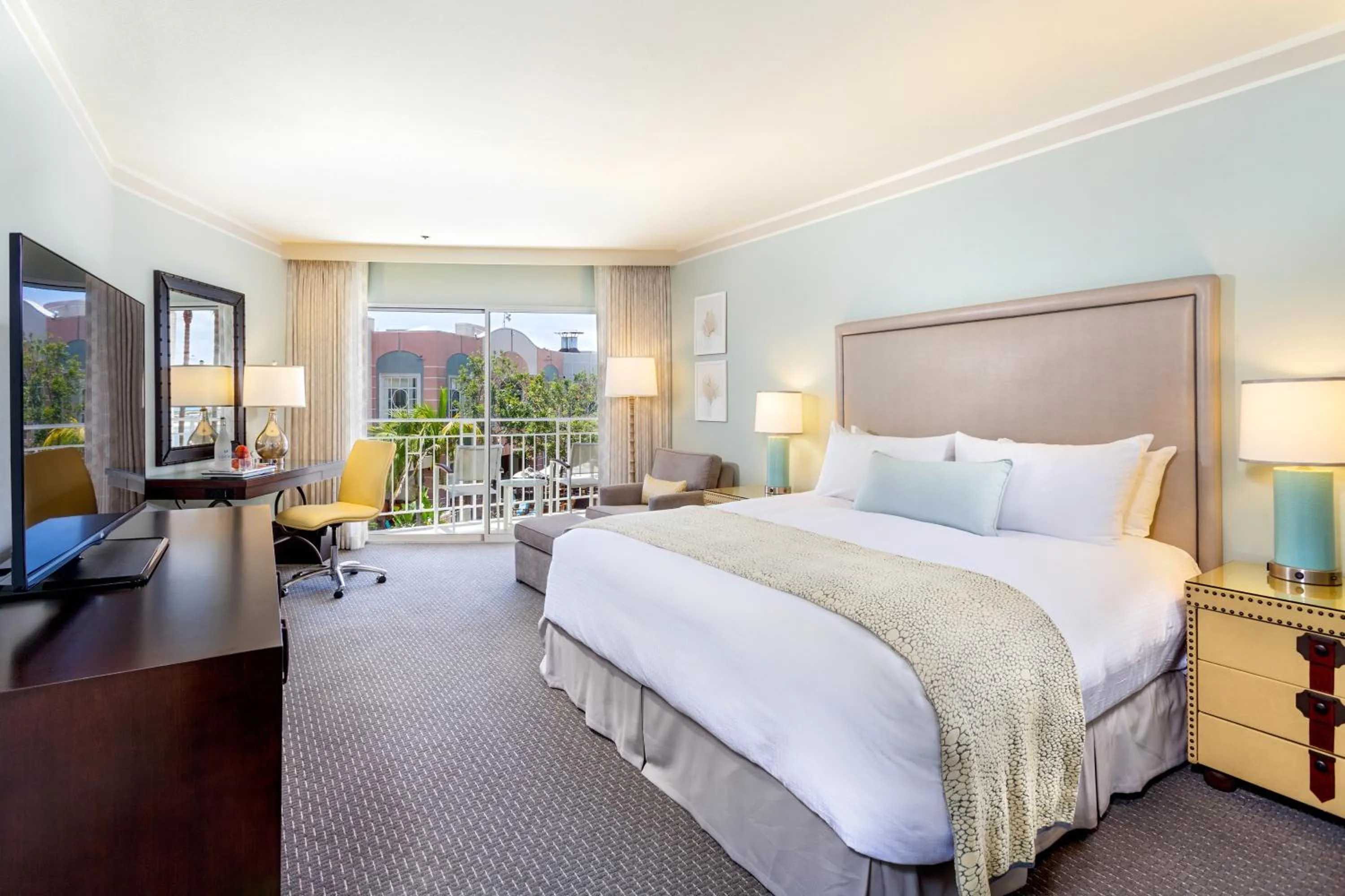 Bed in Loews Coronado Bay Resort