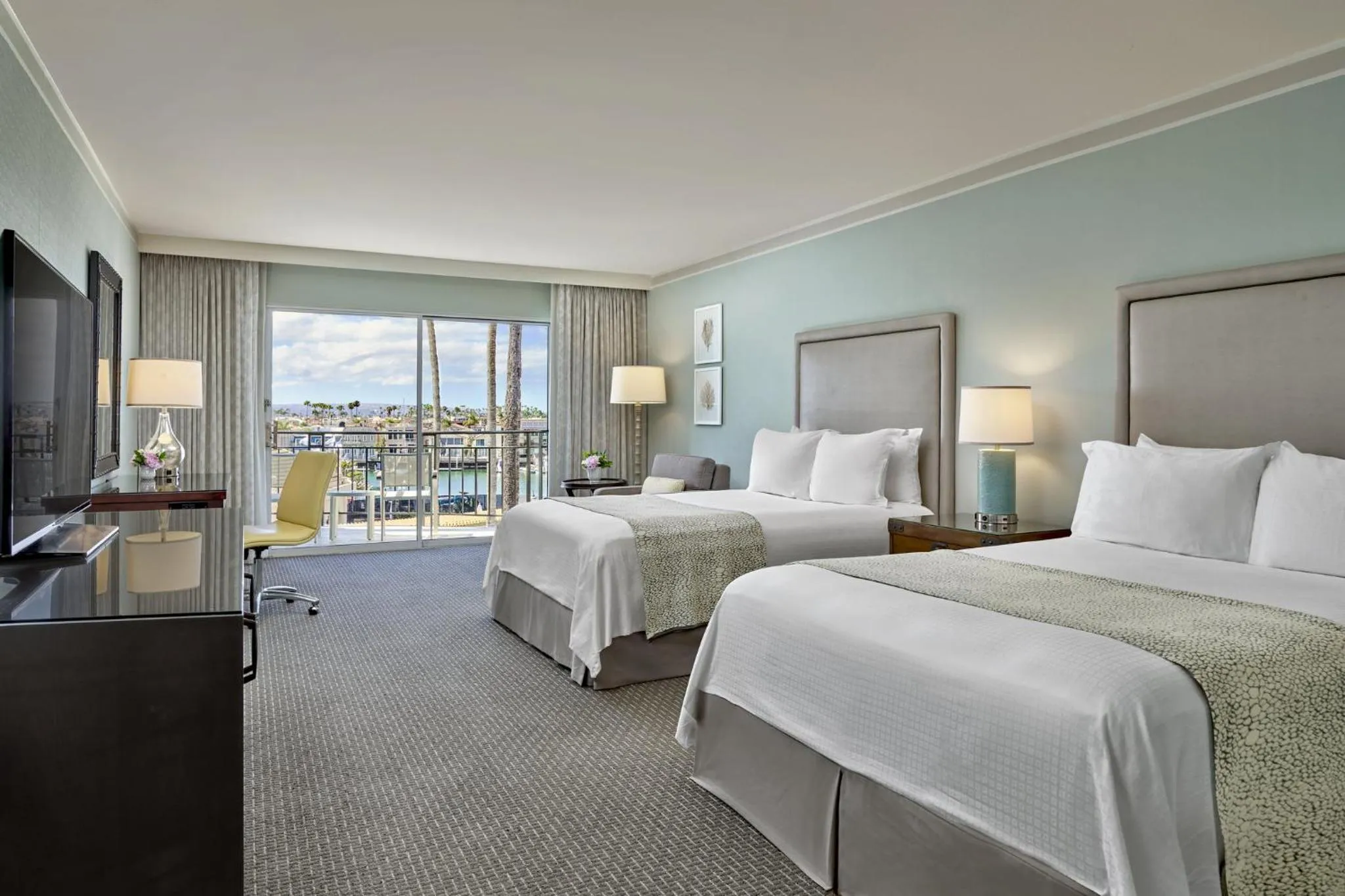 Photo of the whole room, Bed in Loews Coronado Bay Resort