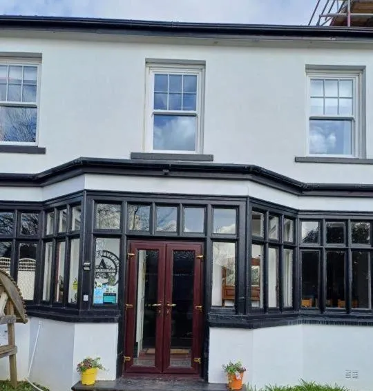 Llanwrtyd Hall B&B Angelis Holistic Retreat