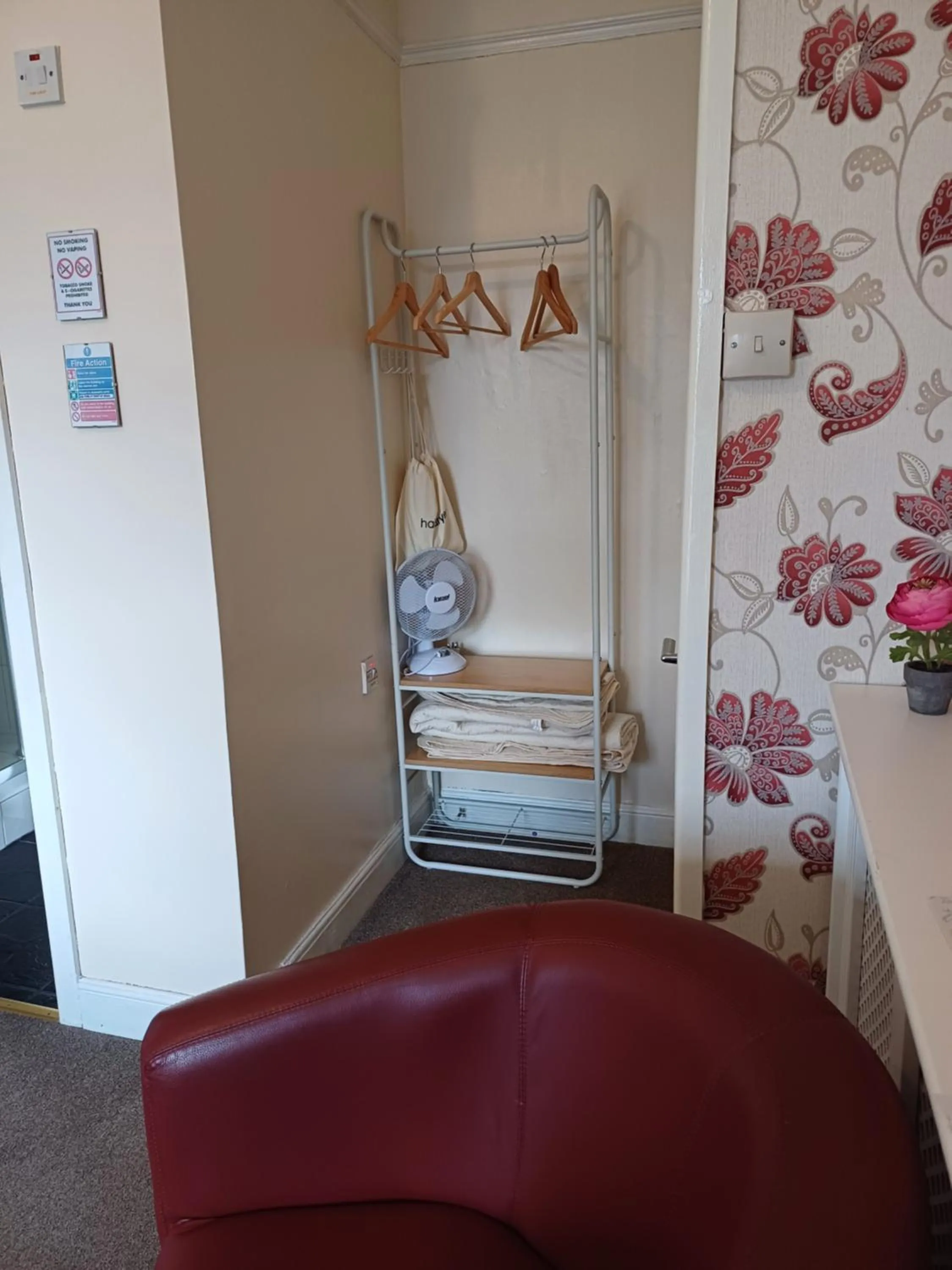 Llanwrtyd Hall B&B Angelis Holistic Retreat