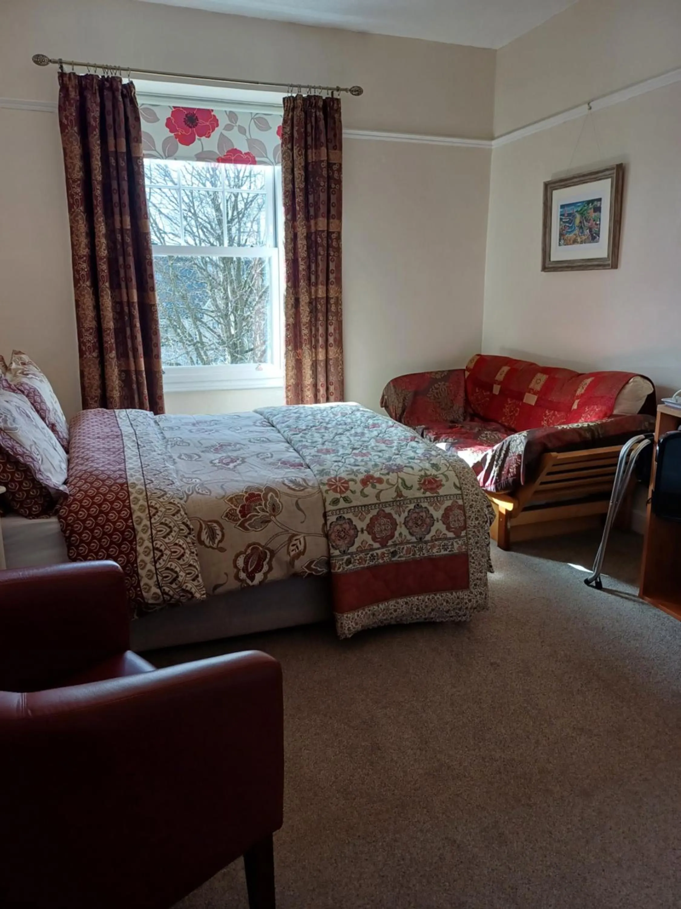Bed in Llanwrtyd Hall B&B Angelis Holistic Retreat