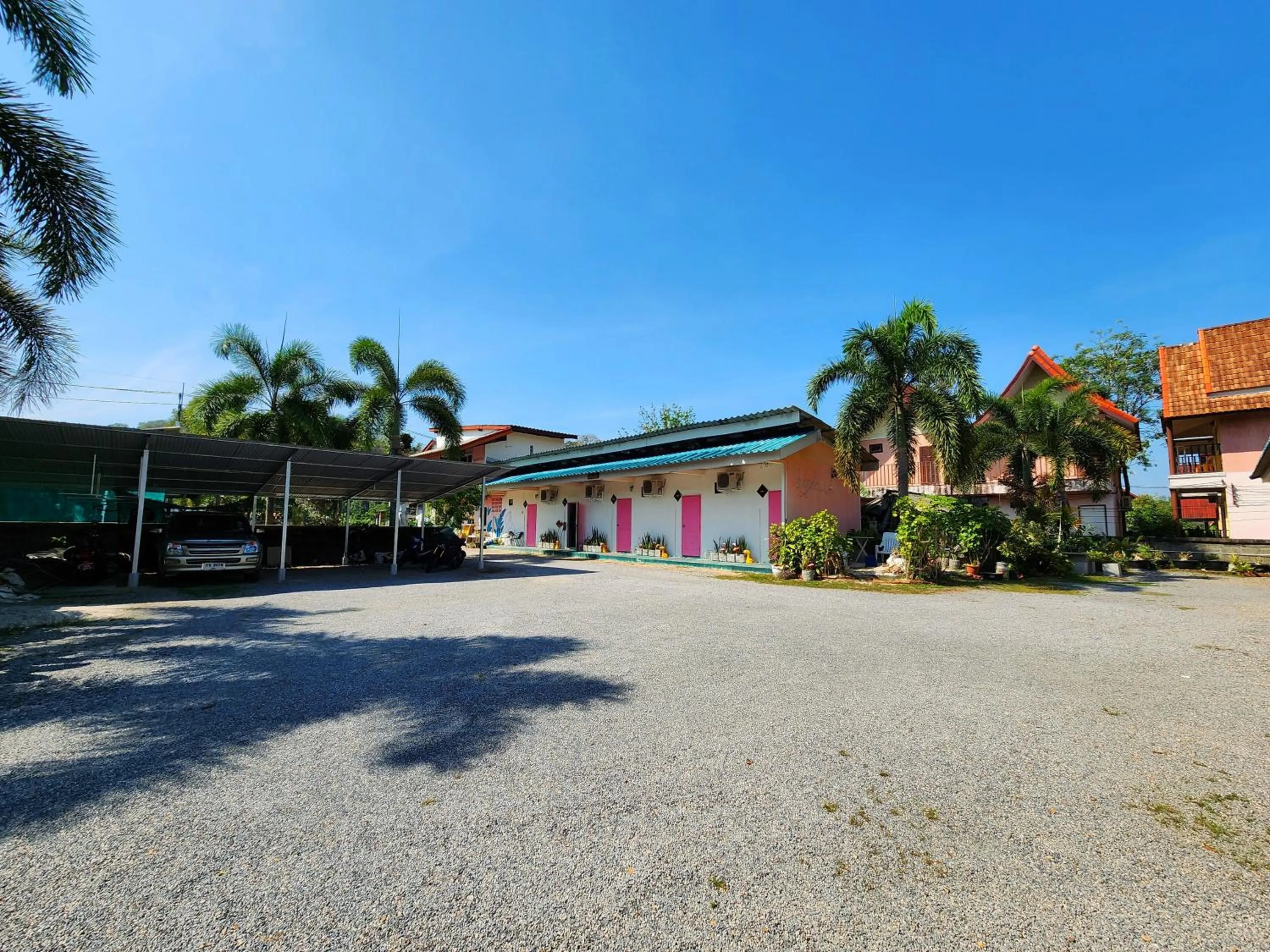 Property building in Ingpha Room For Rent