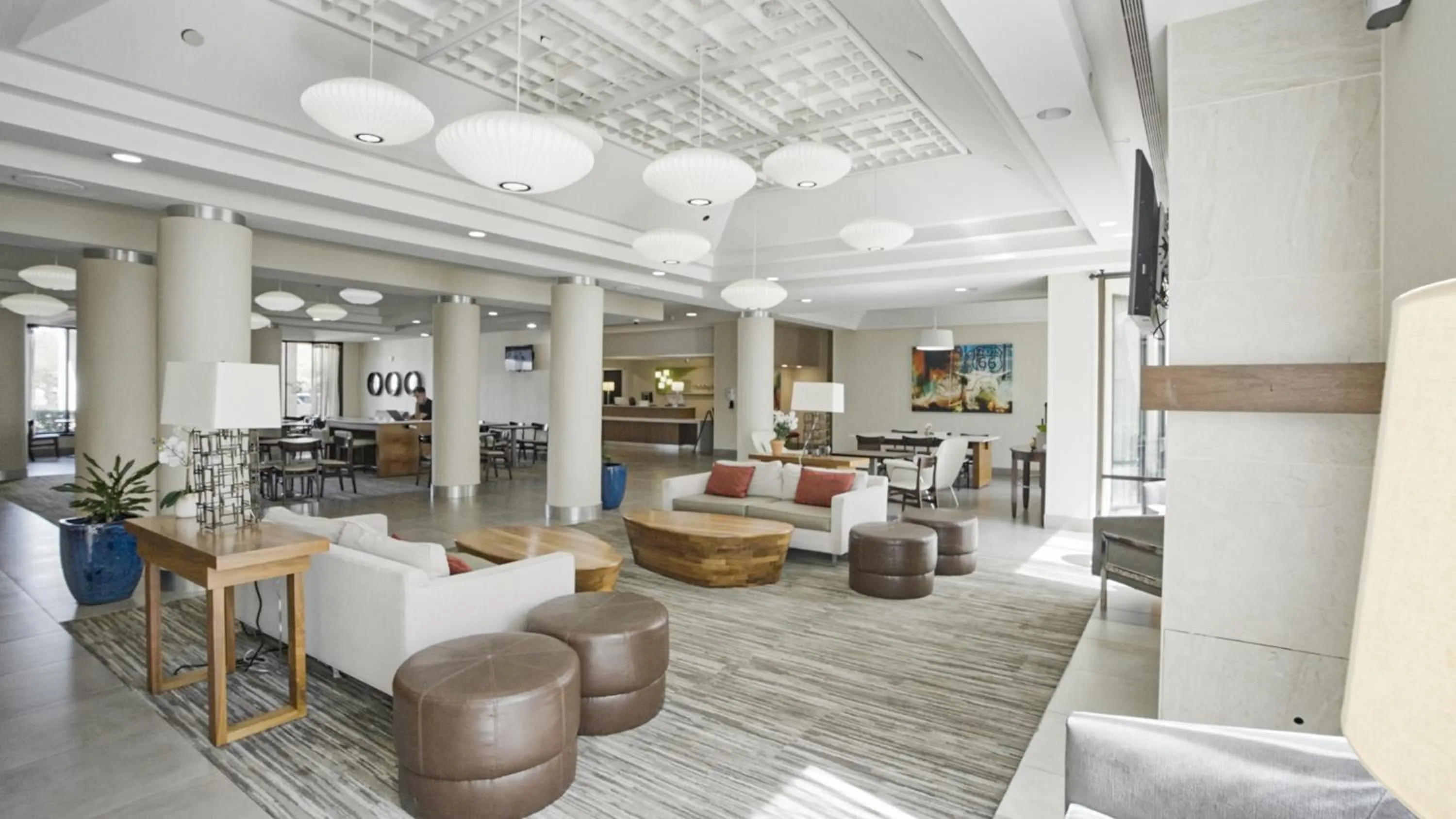 Property building in Holiday Inn Irving Las Colinas by IHG