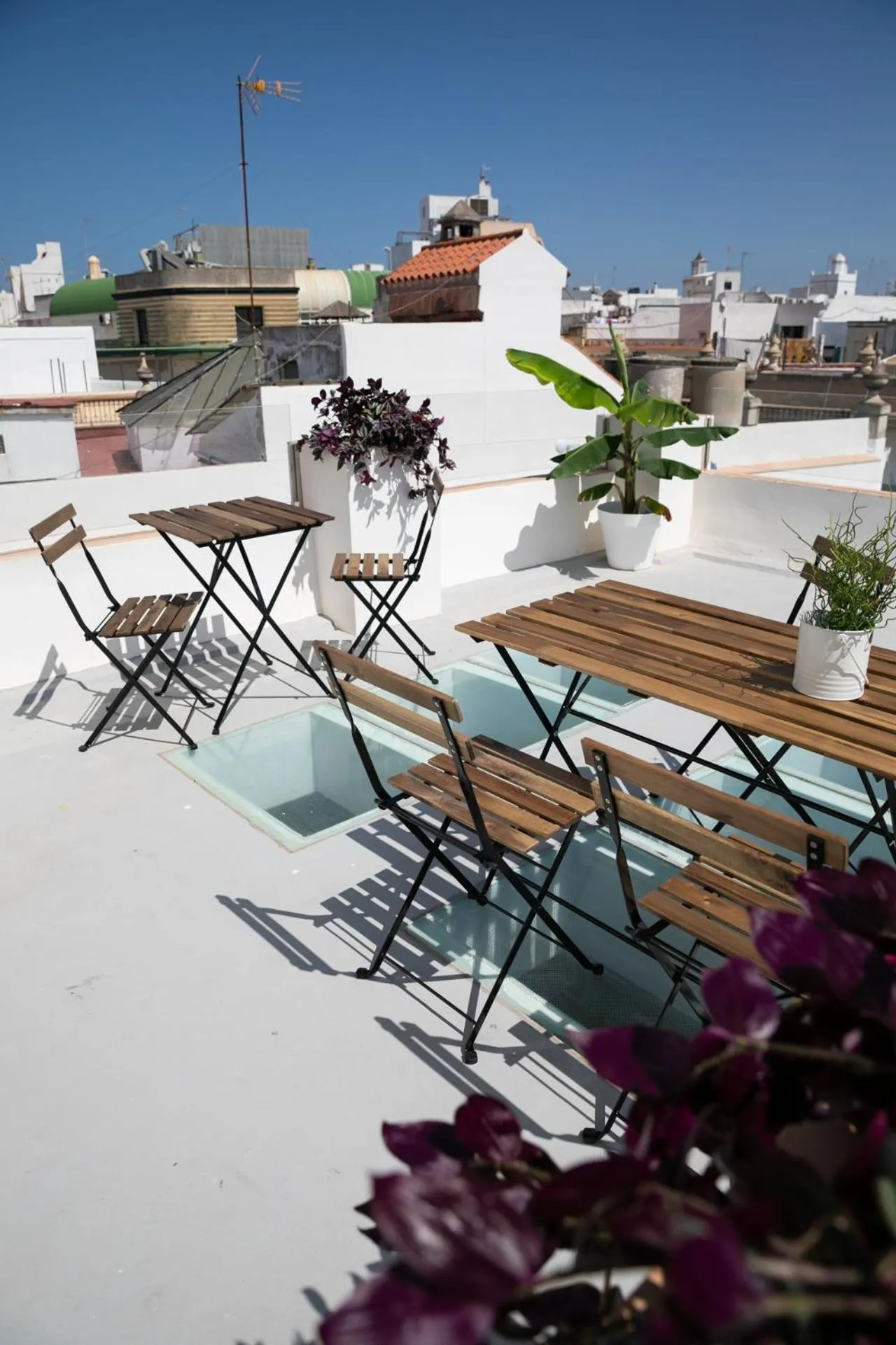 Balcony/Terrace in Planeta Cadiz Hostel