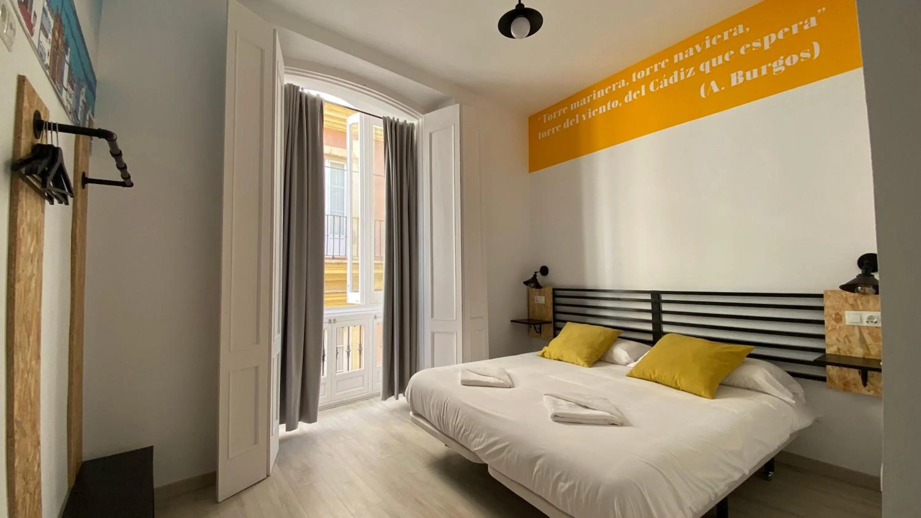 Bed in Planeta Cadiz Hostel