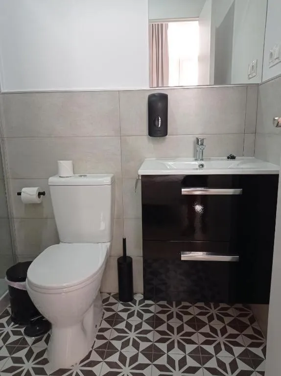 Shower in Planeta Cadiz Hostel