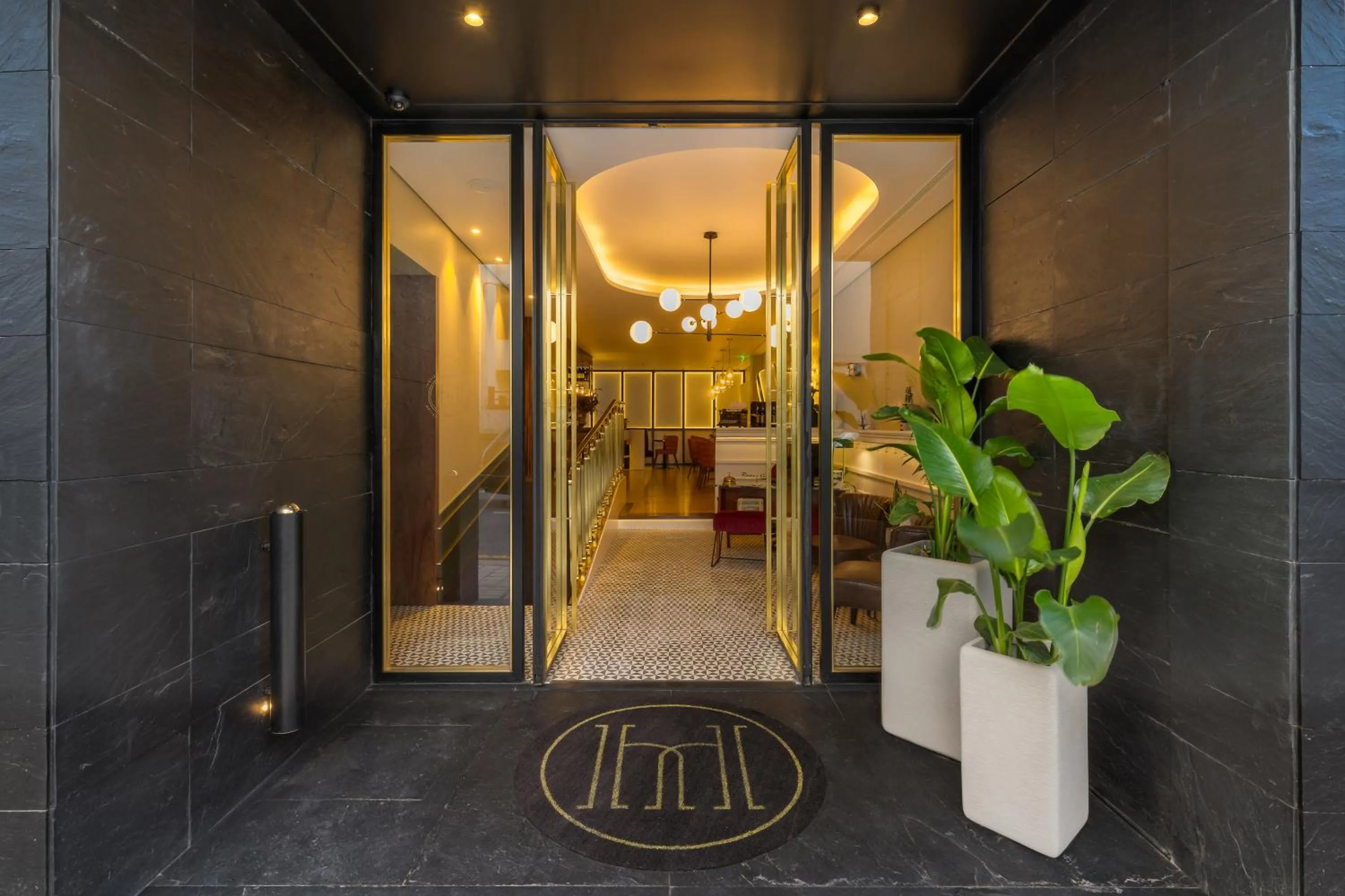 Facade/entrance in The Convo Porto Hotel & Apartment