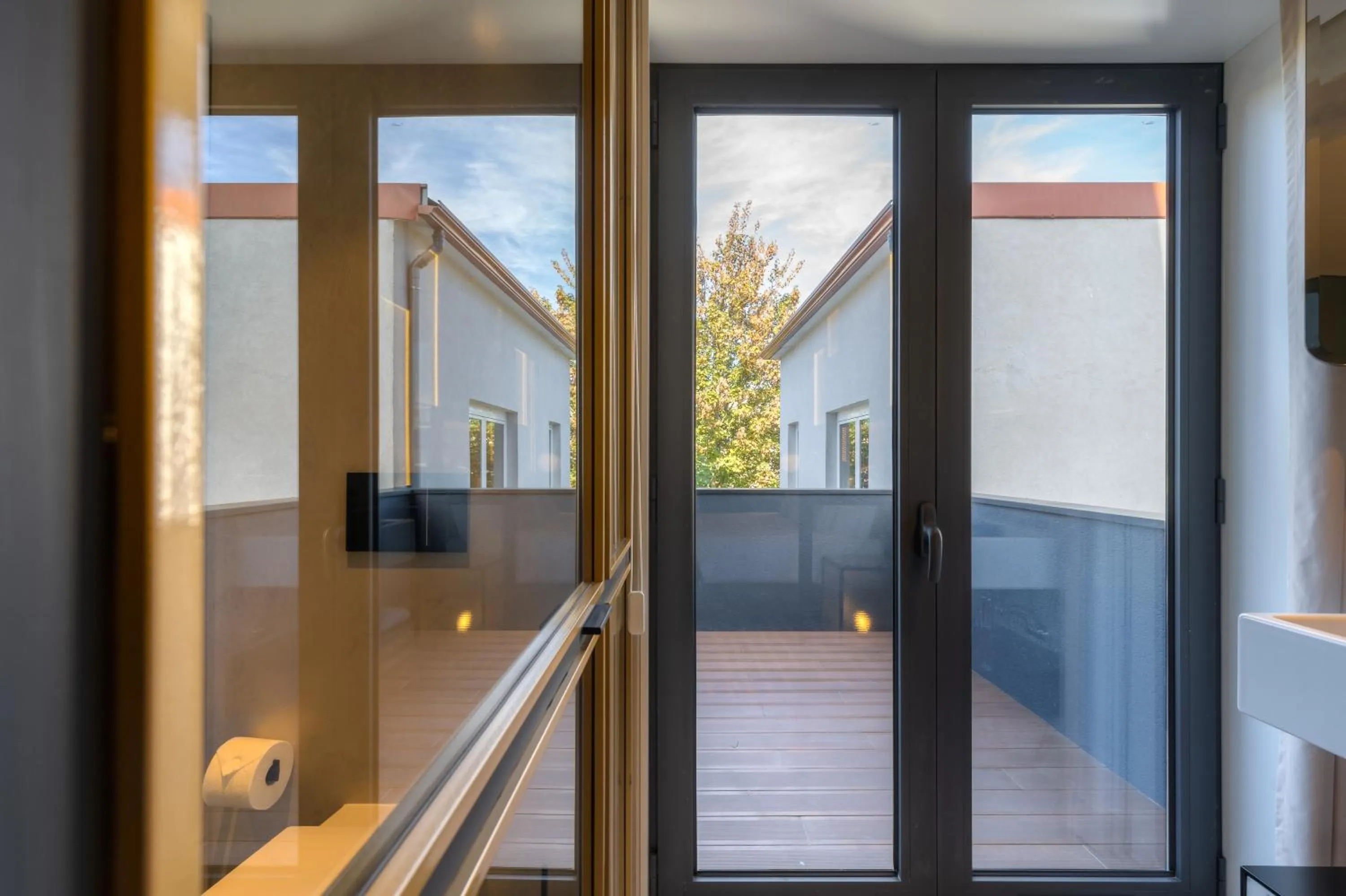 Balcony/Terrace in The Convo Porto Hotel & Apartment