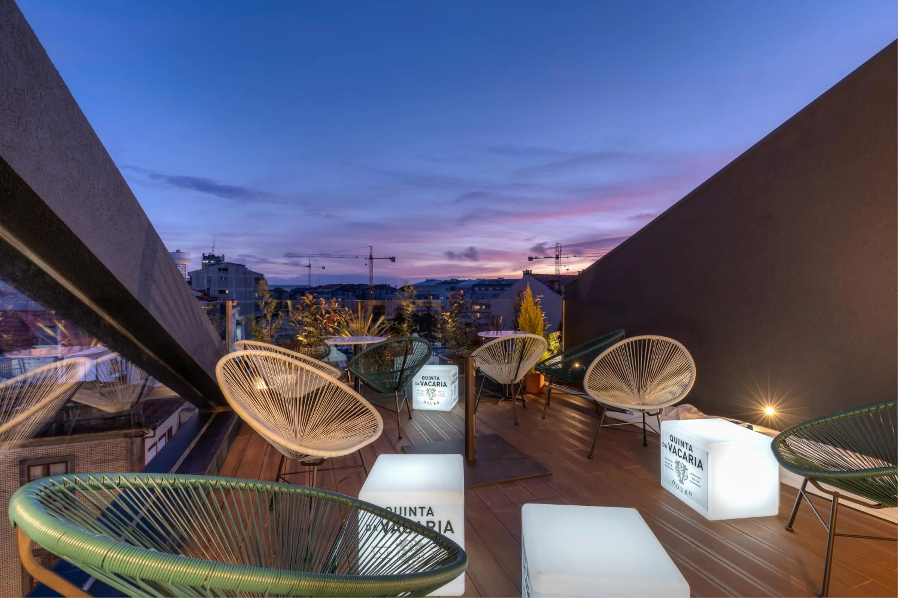 Balcony/Terrace in The Convo Porto Hotel & Apartment