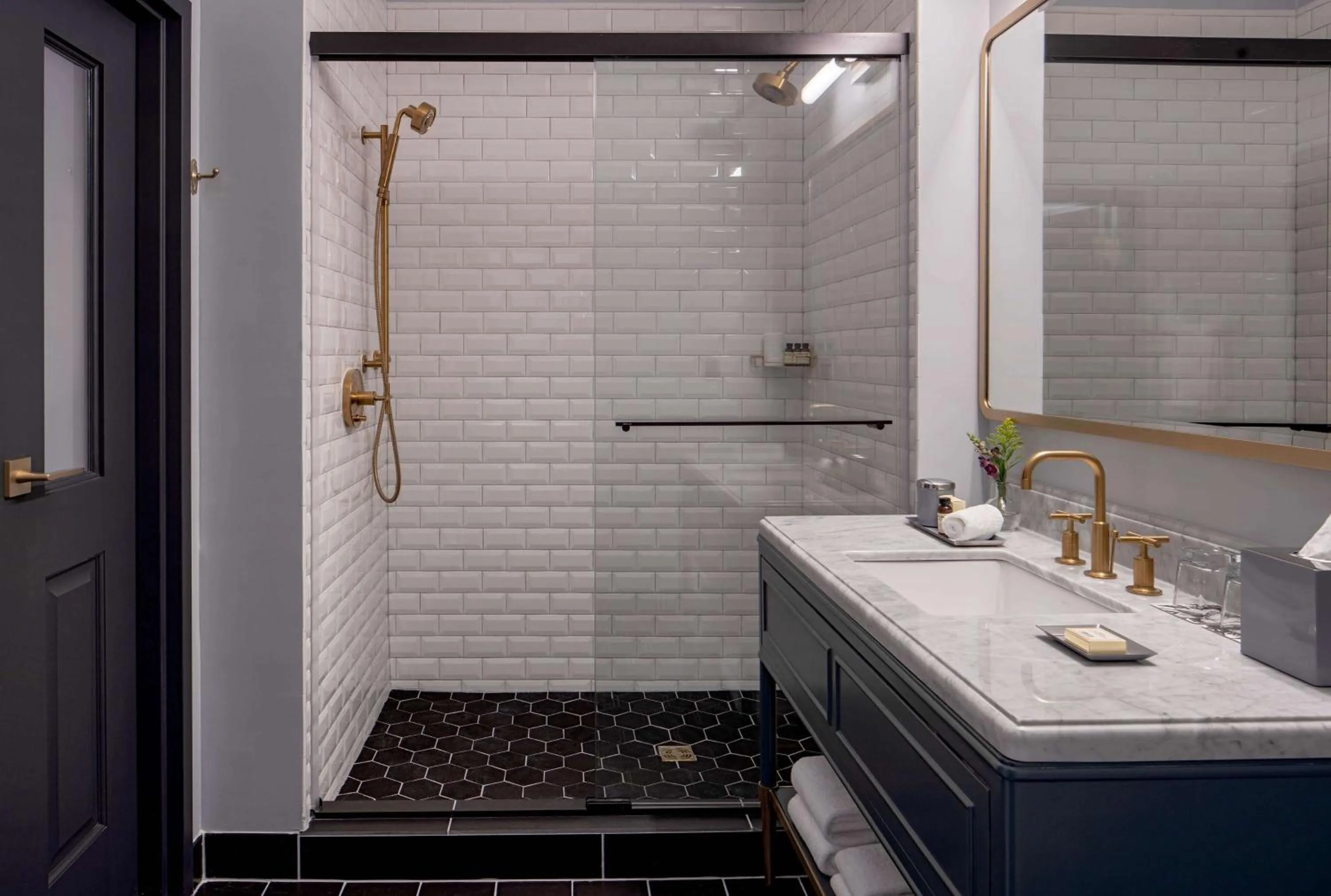 Bathroom in The Eliza Jane, in The Unbound Collection by Hyatt