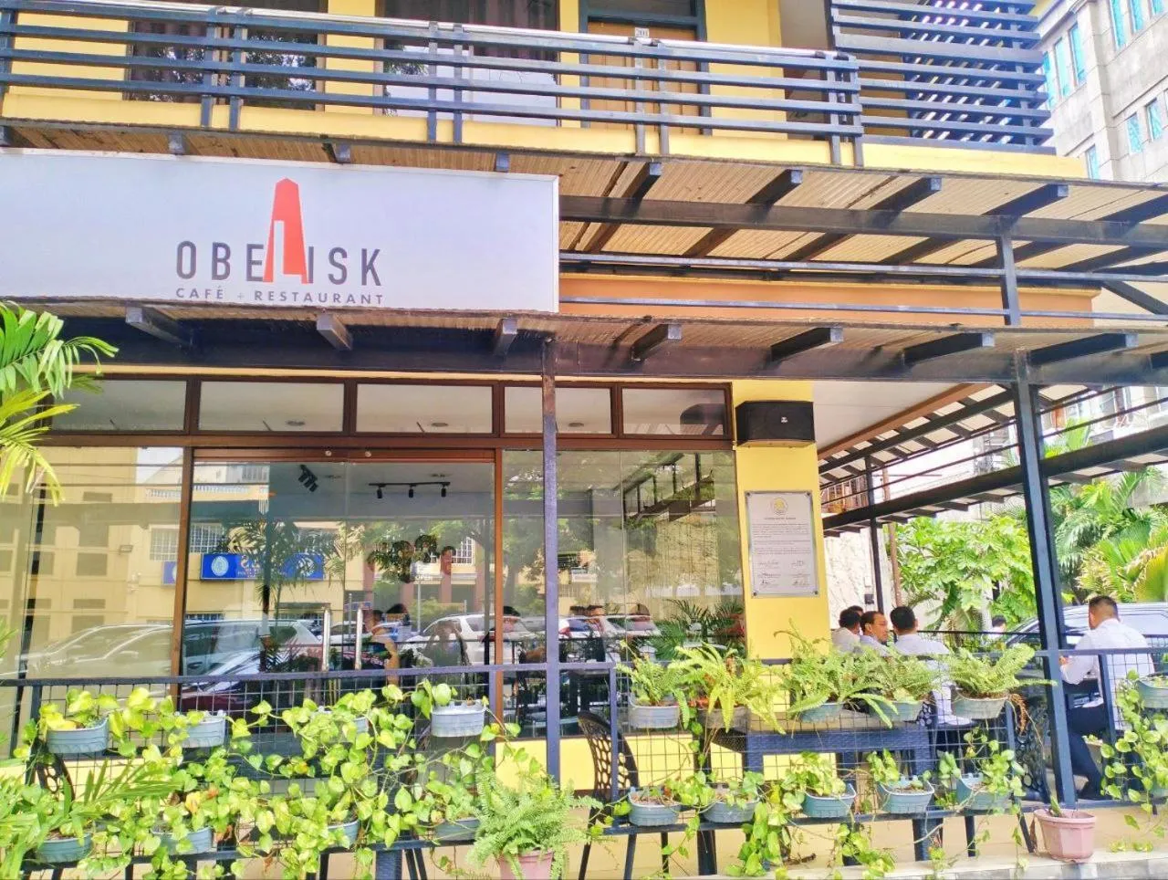 Restaurant/places to eat in Arzo Hotel Grand Lodge